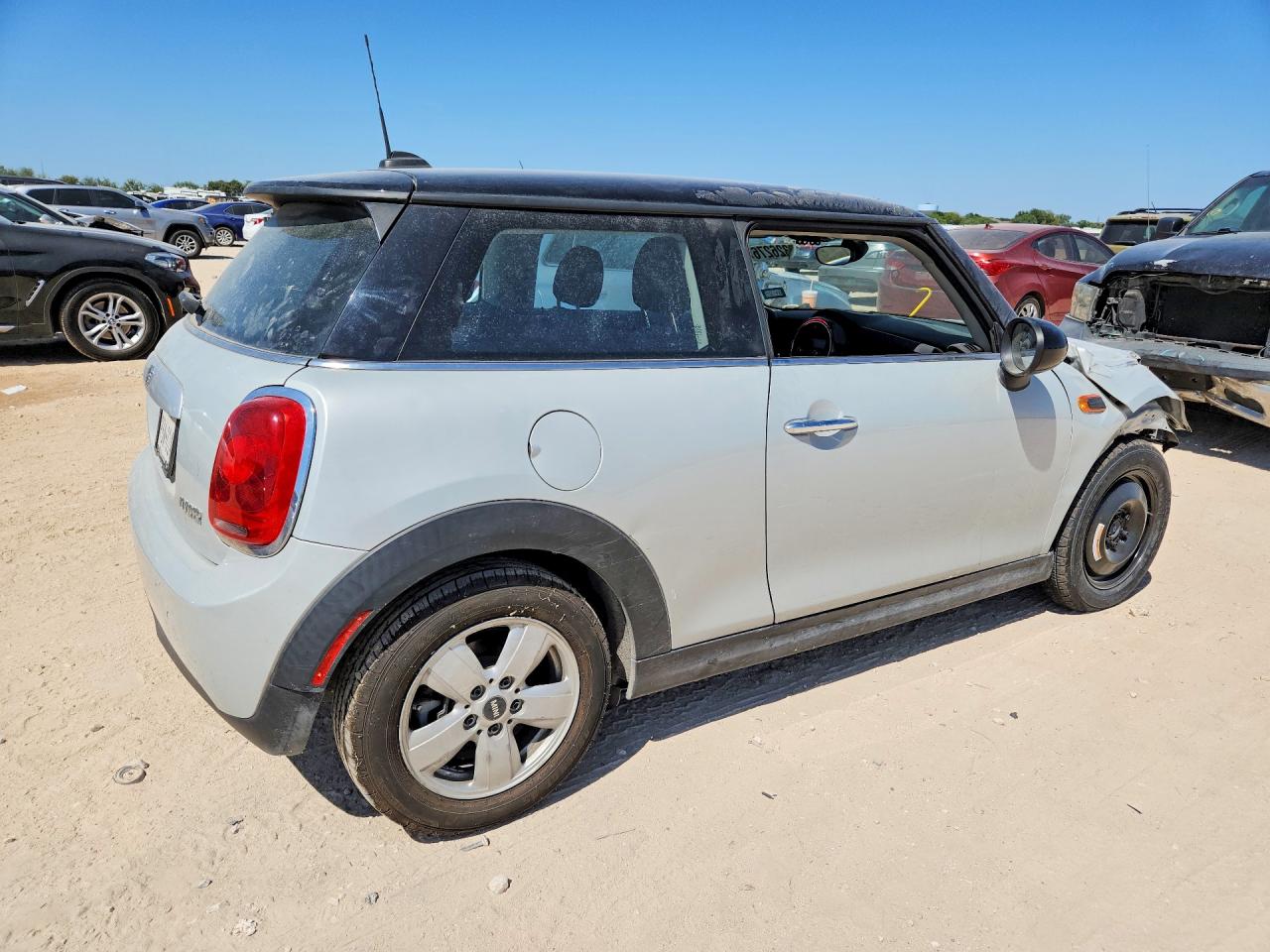 2015 Mini Cooper Silver vin: WMWXM5C52FT942028