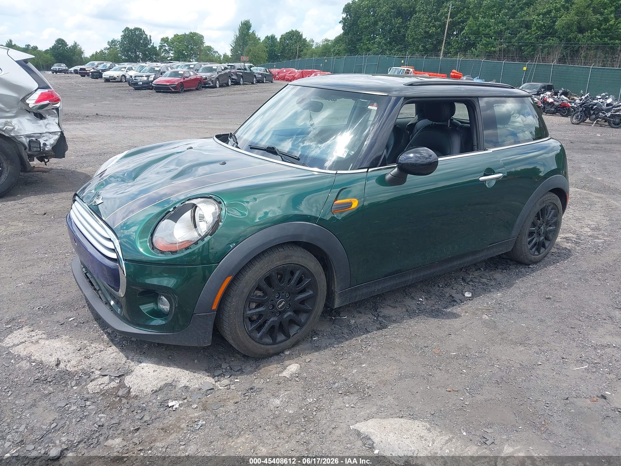 2015 Mini Hardtop Cooper Green vin: WMWXM5C53F3A58358