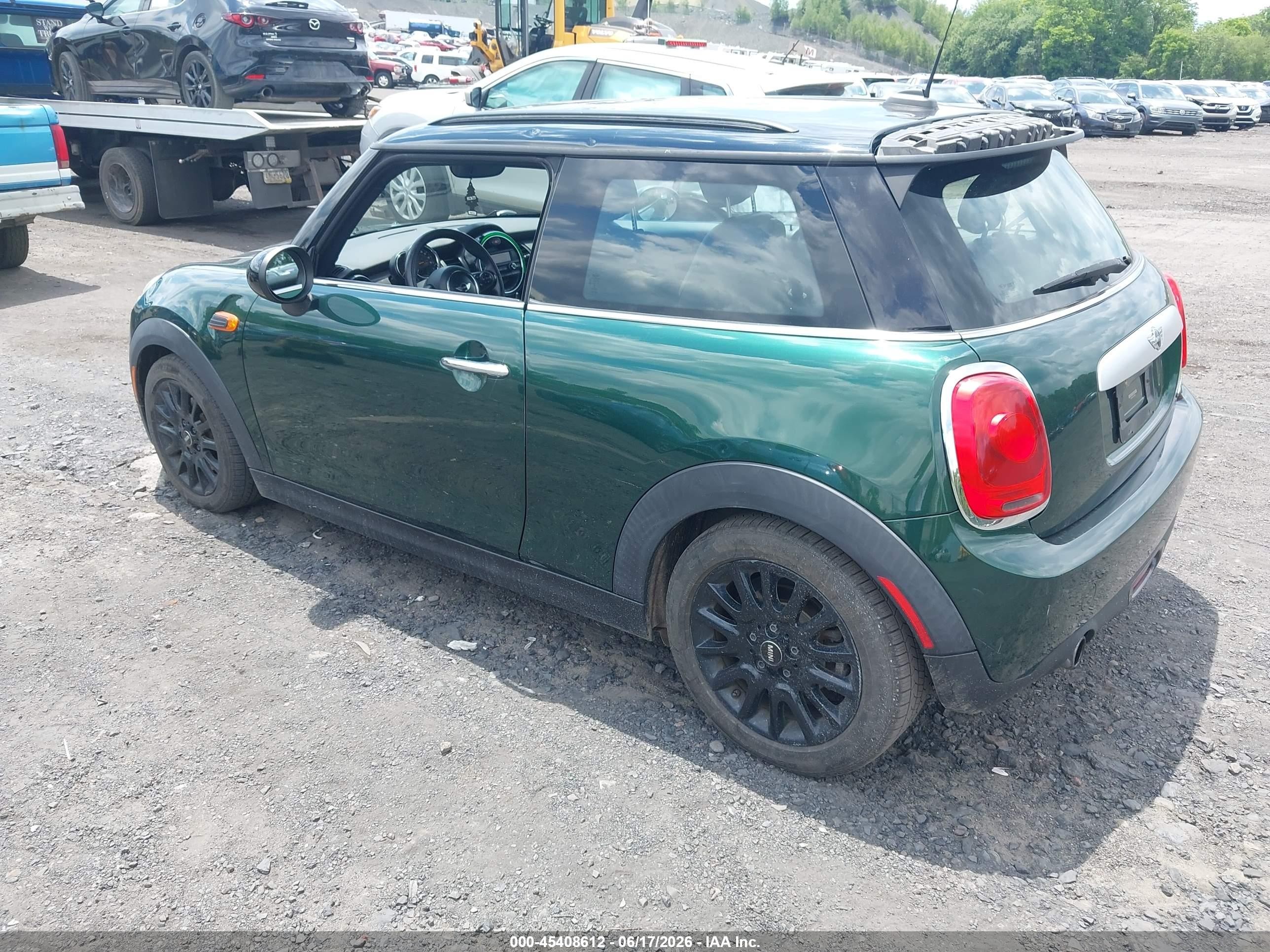2015 Mini Hardtop Cooper Green vin: WMWXM5C53F3A58358