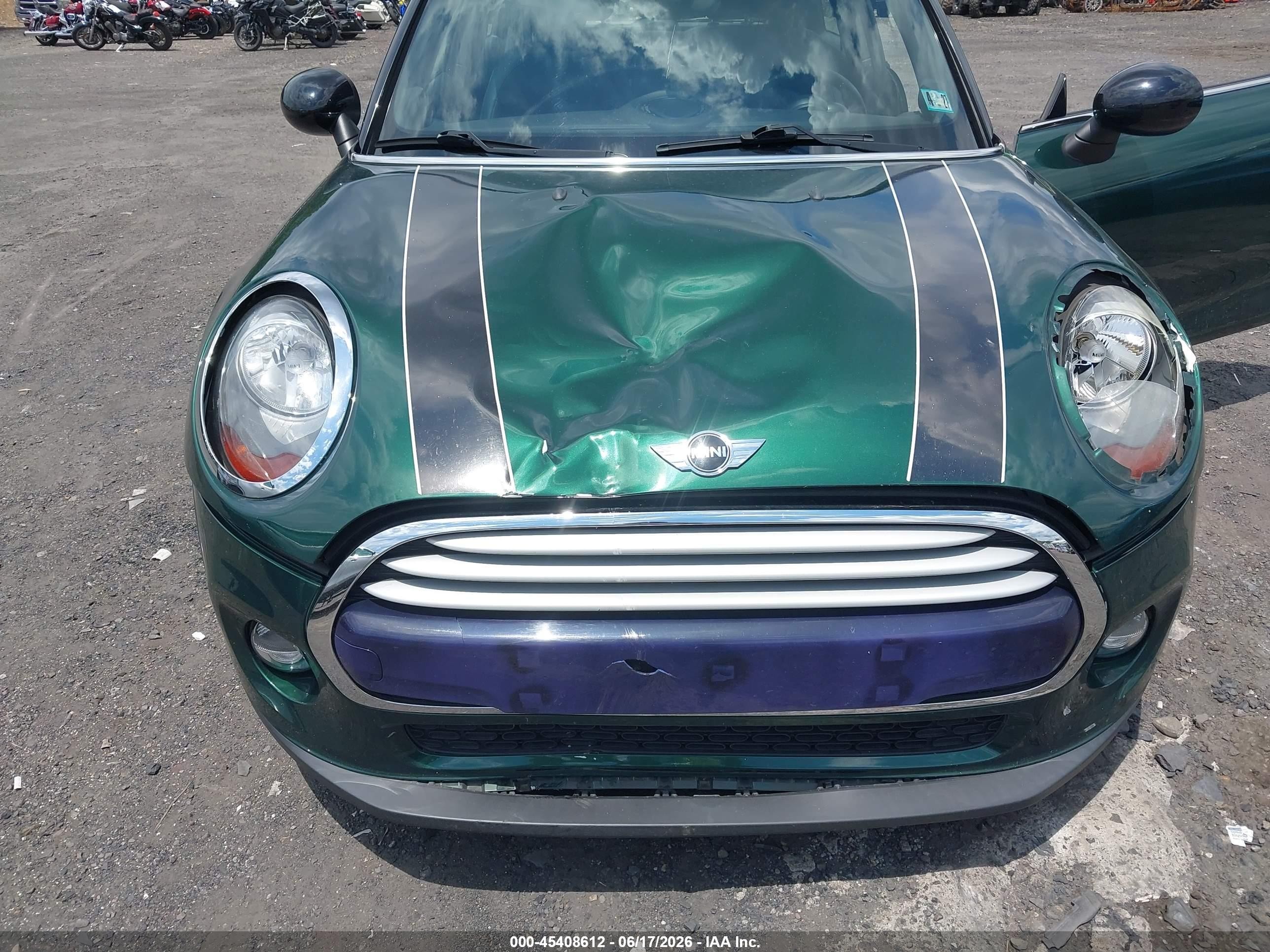 2015 Mini Hardtop Cooper Green vin: WMWXM5C53F3A58358