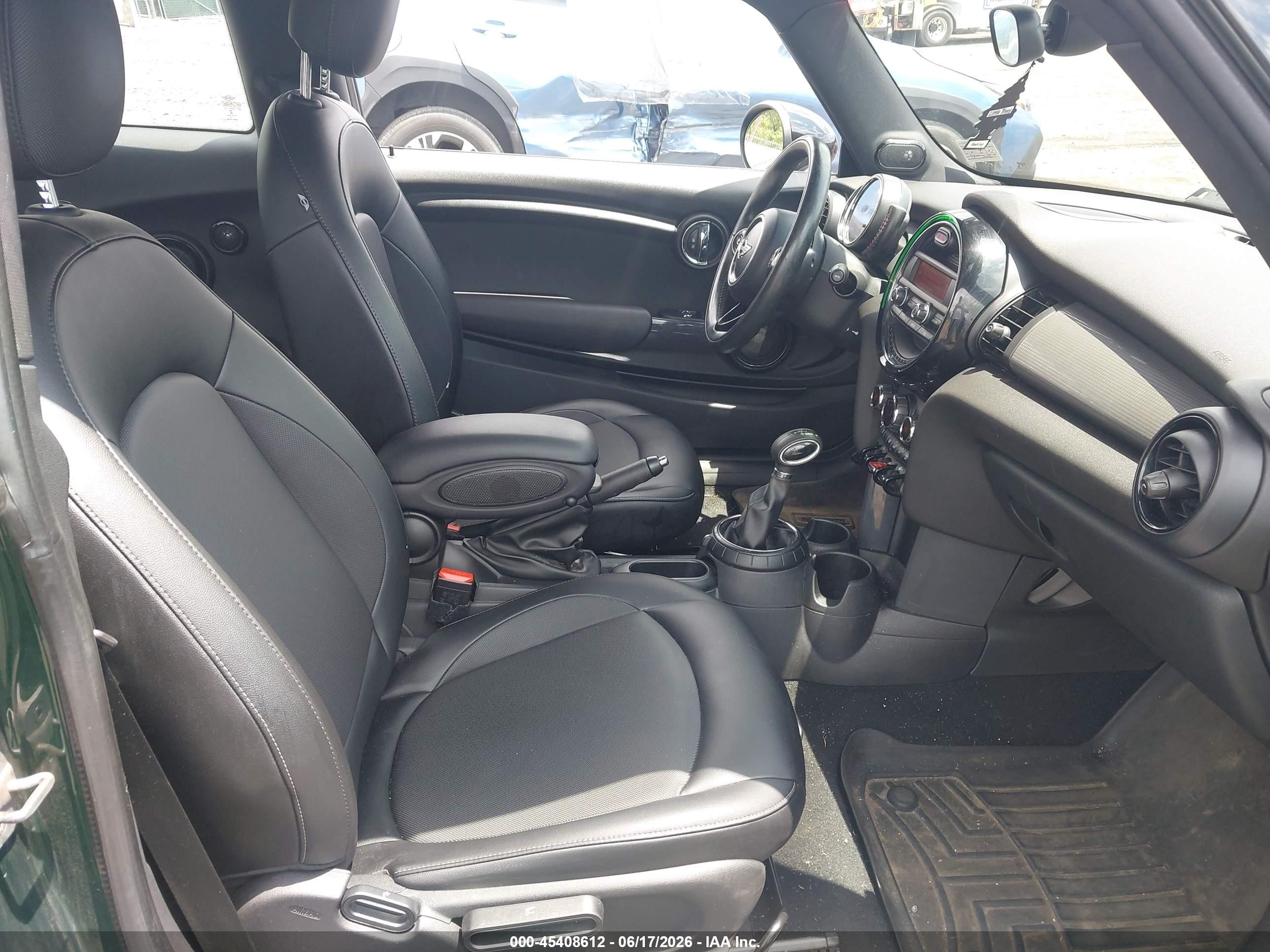 2015 Mini Hardtop Cooper Green vin: WMWXM5C53F3A58358