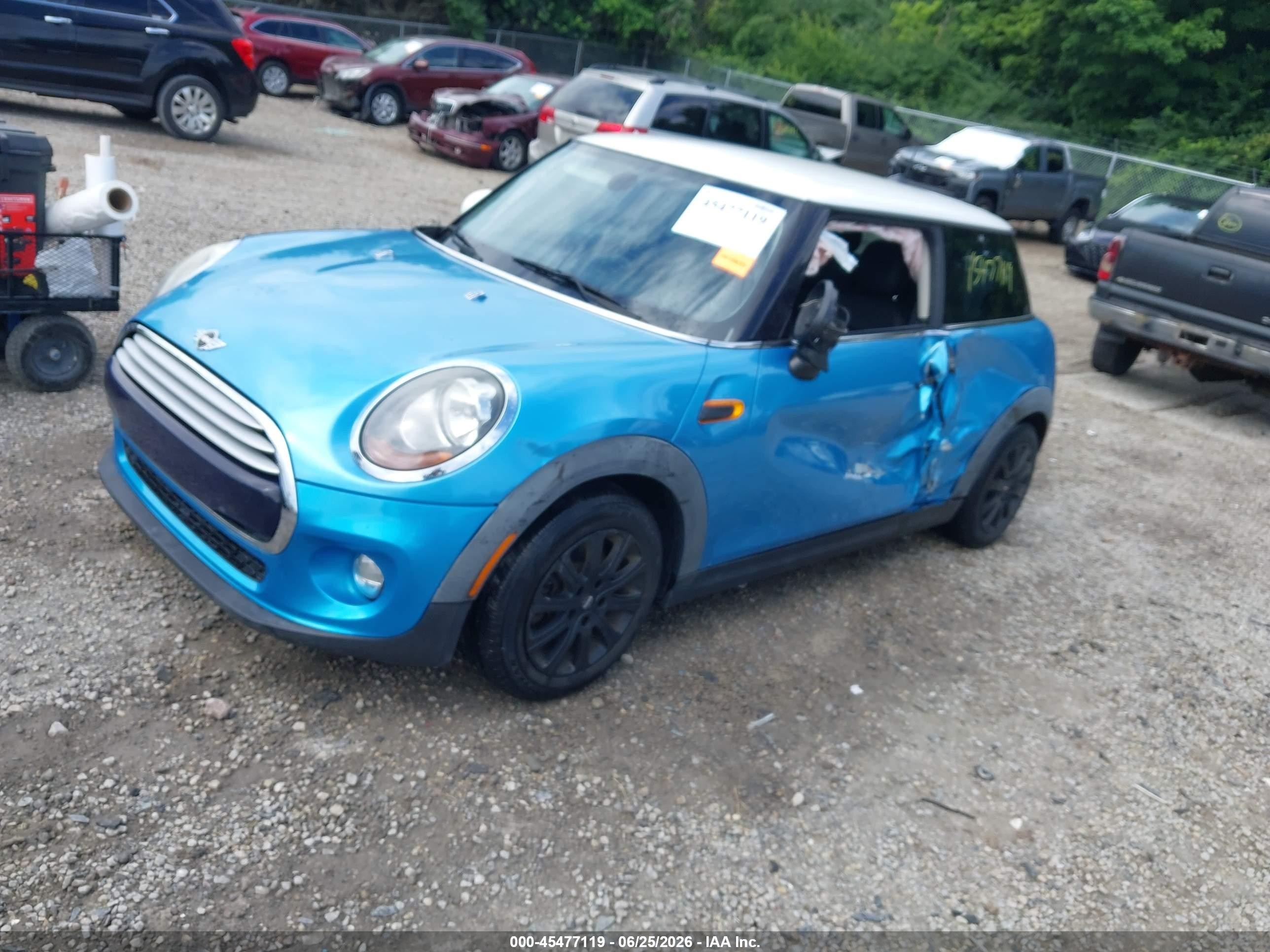 2015 Mini Hardtop Cooper Blue vin: WMWXM5C53F3A60949