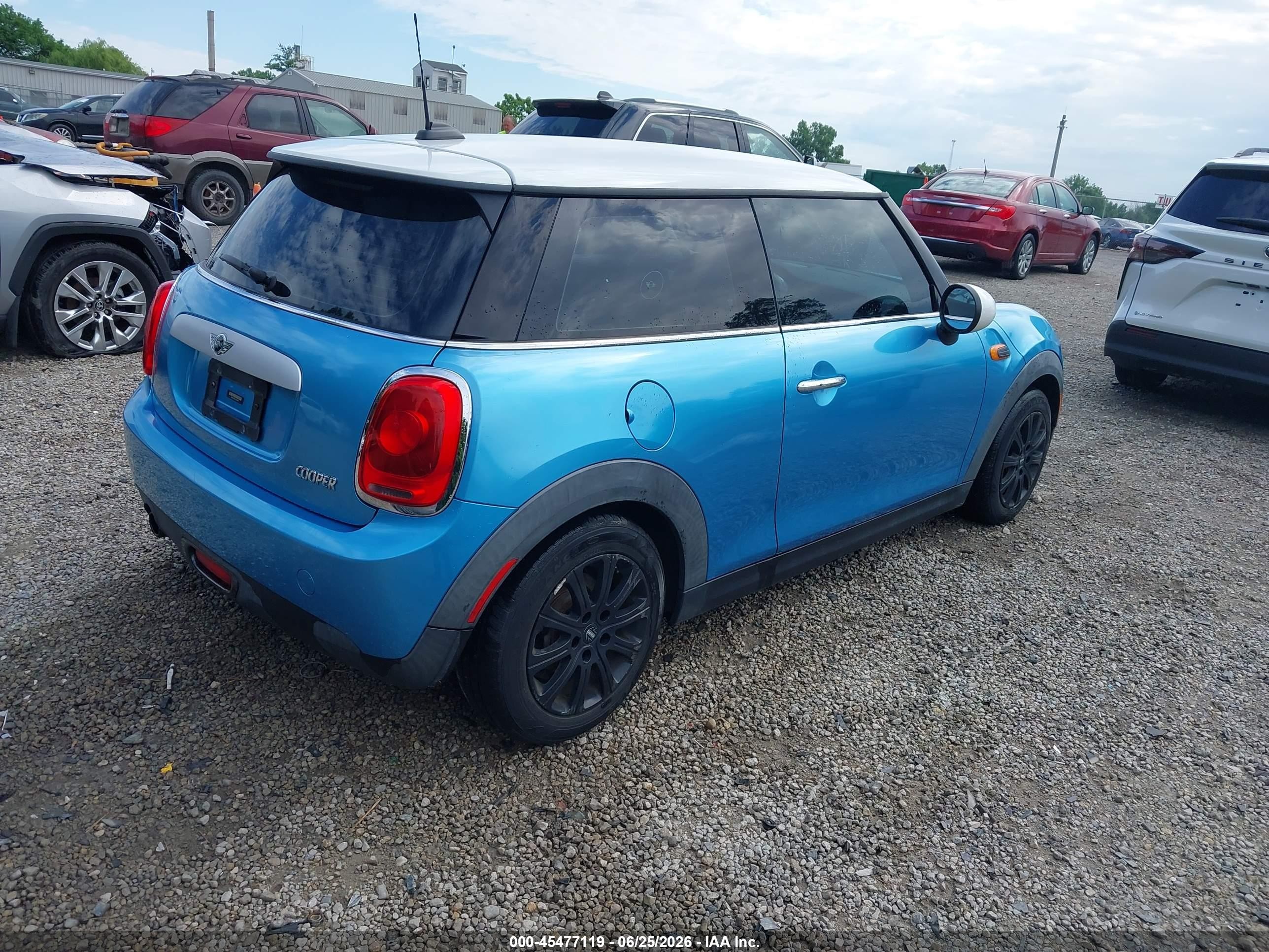 2015 Mini Hardtop Cooper Blue vin: WMWXM5C53F3A60949