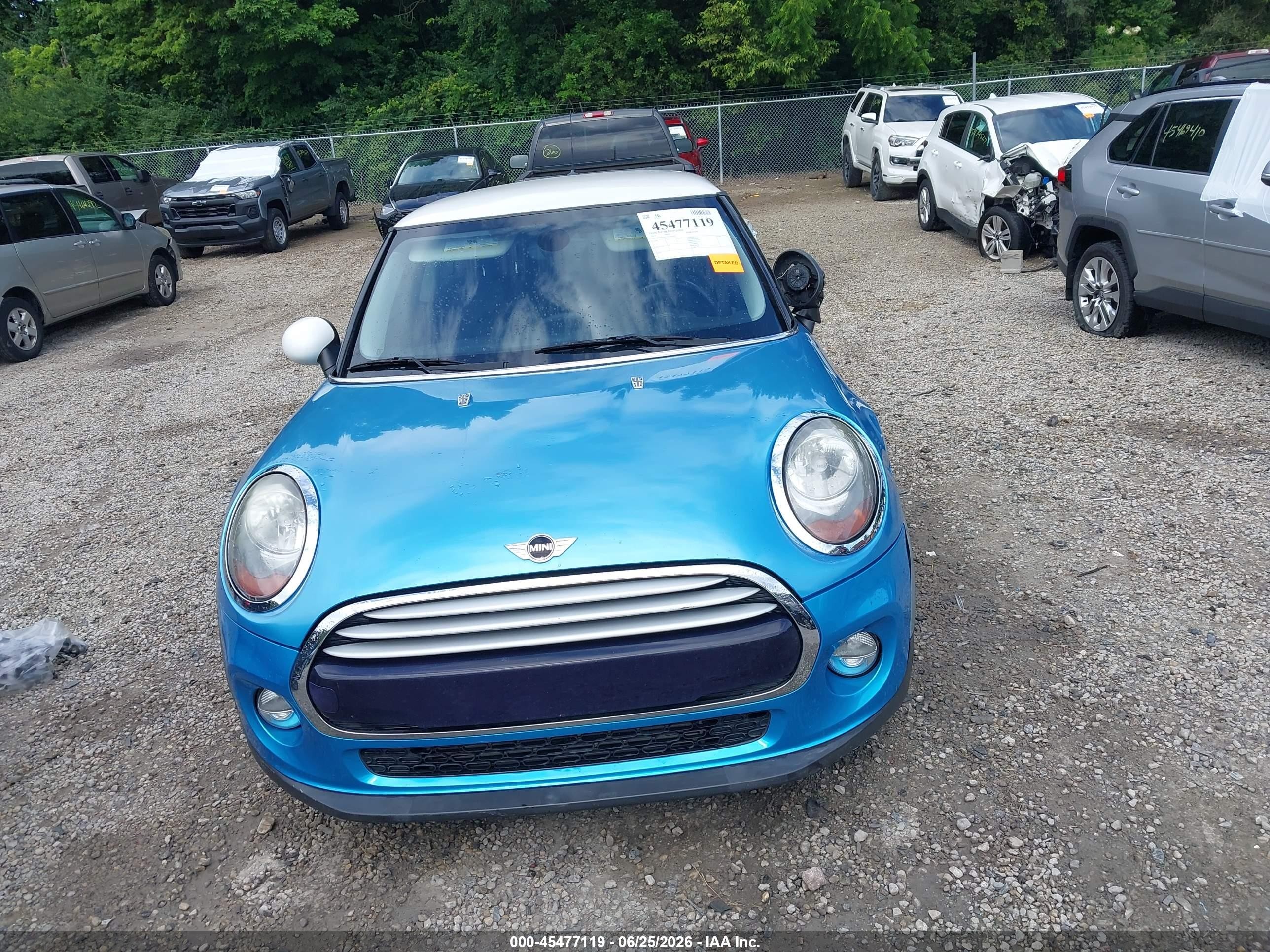 2015 Mini Hardtop Cooper Blue vin: WMWXM5C53F3A60949