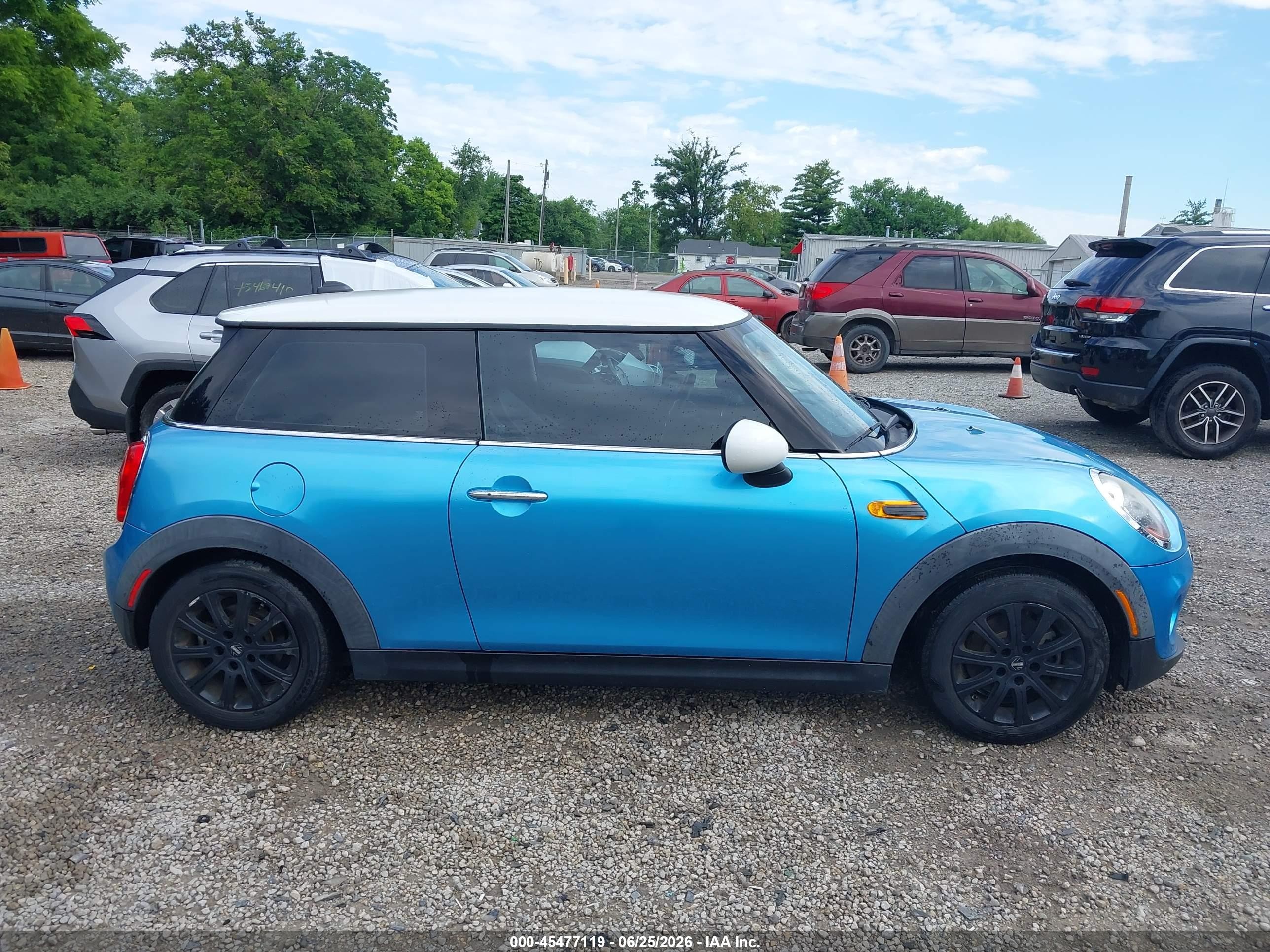 2015 Mini Hardtop Cooper Blue vin: WMWXM5C53F3A60949