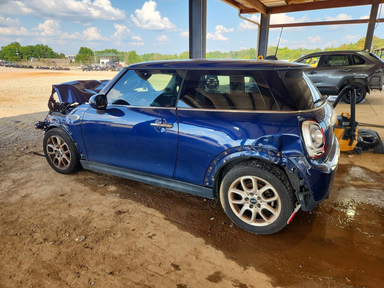 2015 Mini Cooper Blue vin: WMWXM5C53FT939073