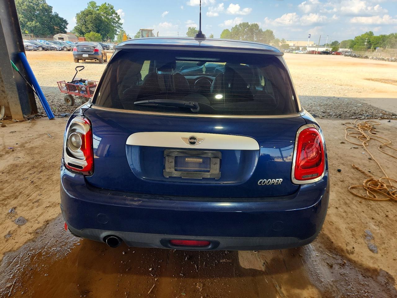 2015 Mini Cooper Blue vin: WMWXM5C53FT939073