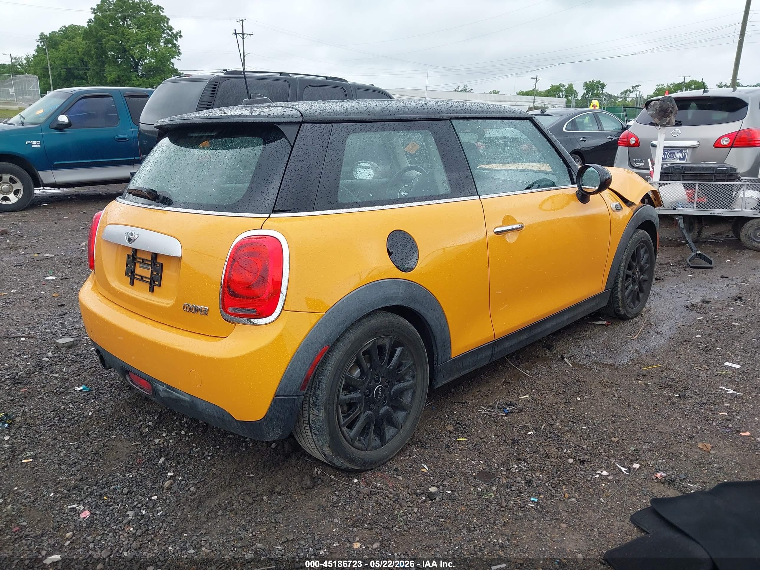 2014 Mini Hardtop Cooper Yellow vin: WMWXM5C54ET972565
