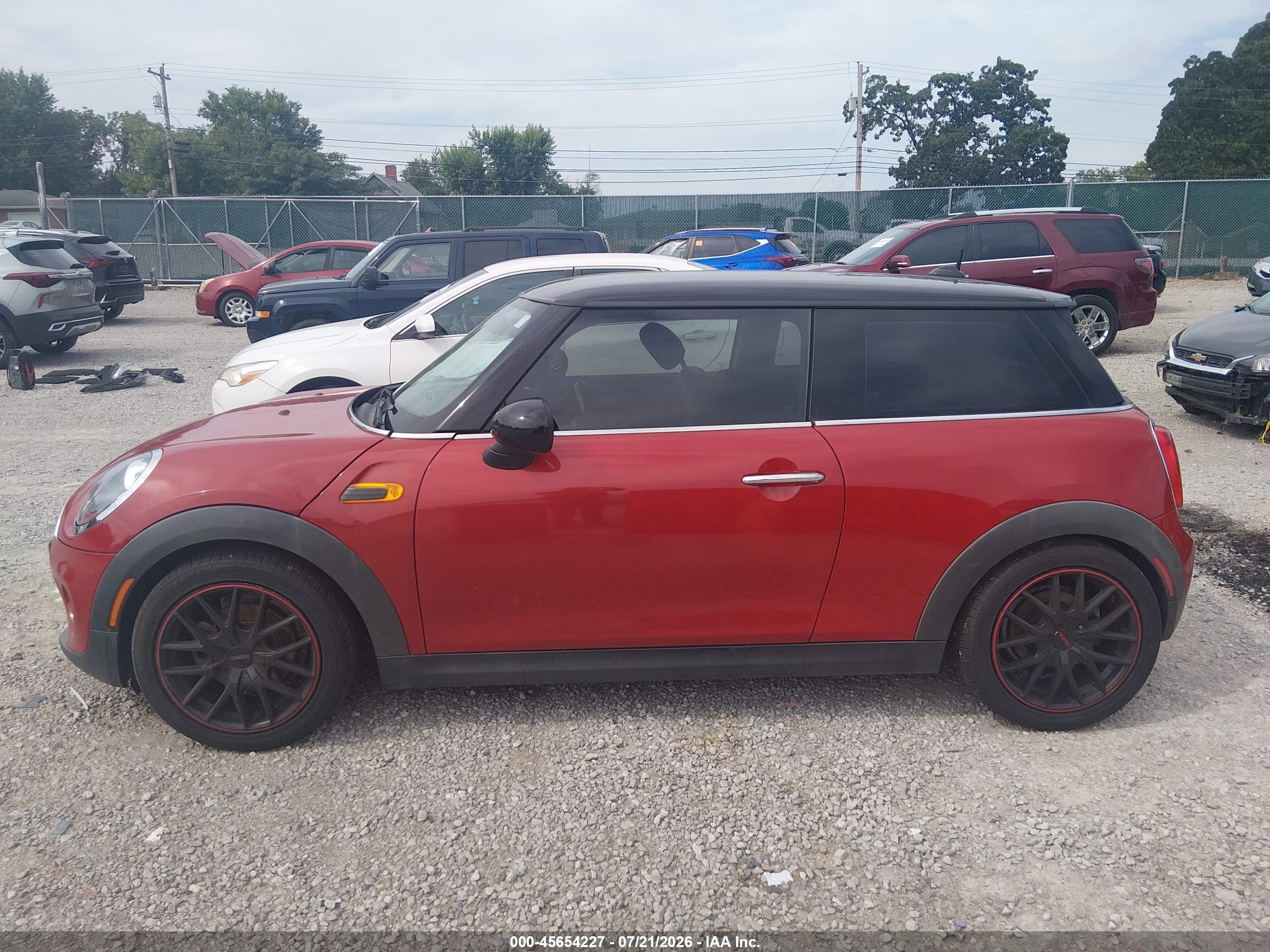 2015 Mini Hardtop Cooper Burgundy vin: WMWXM5C54FT942578