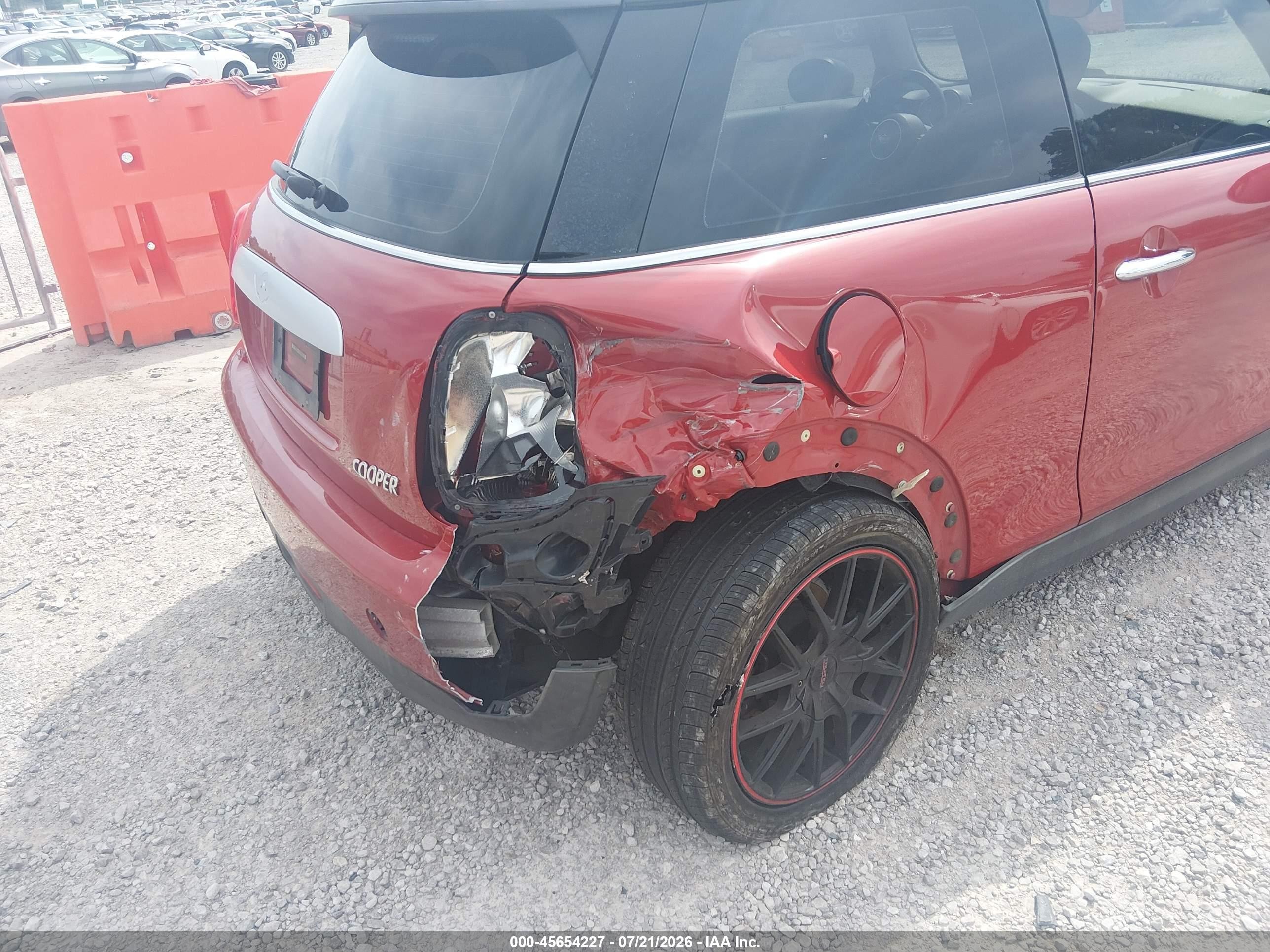 2015 Mini Hardtop Cooper Burgundy vin: WMWXM5C54FT942578