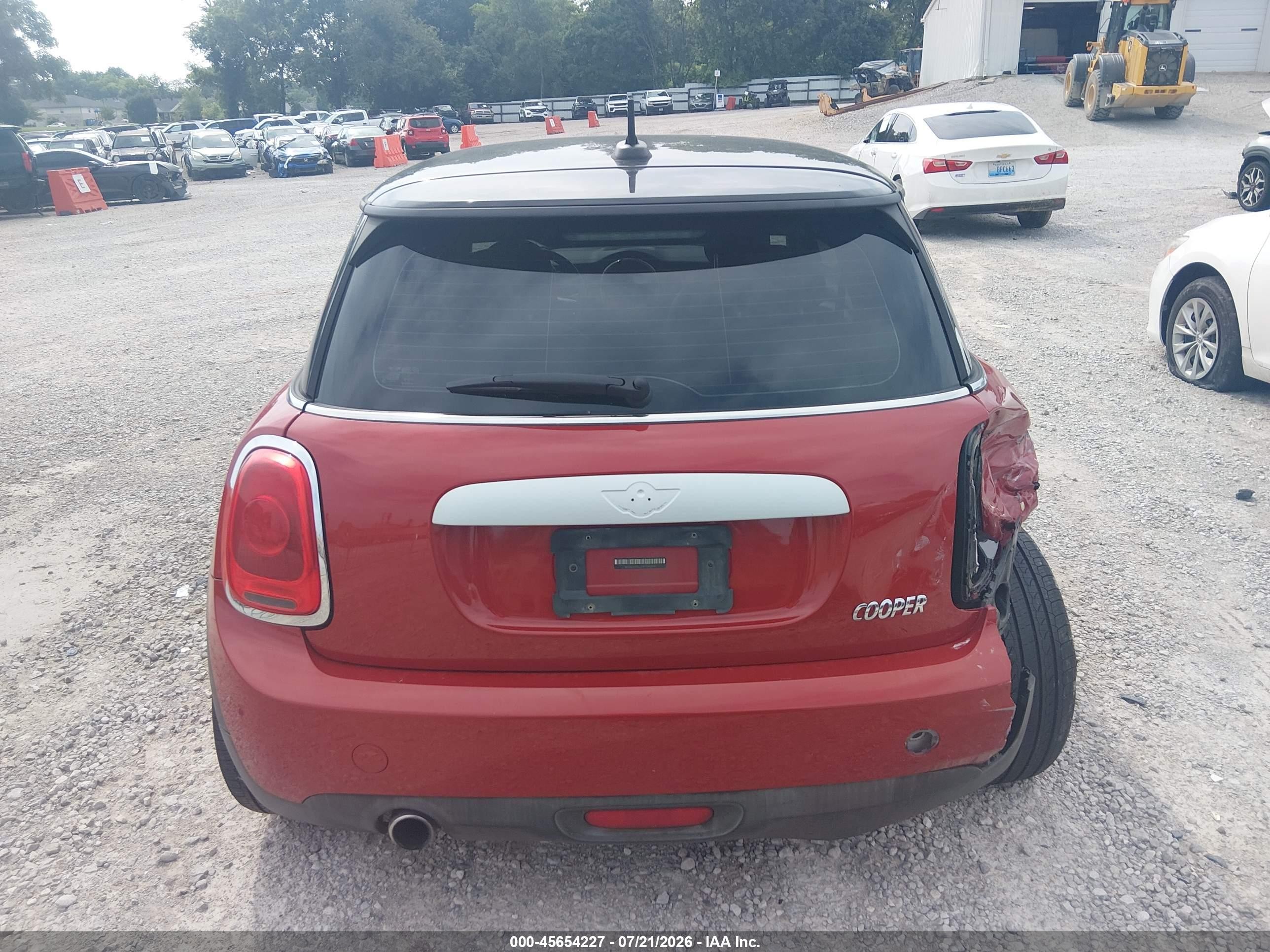 2015 Mini Hardtop Cooper Burgundy vin: WMWXM5C54FT942578