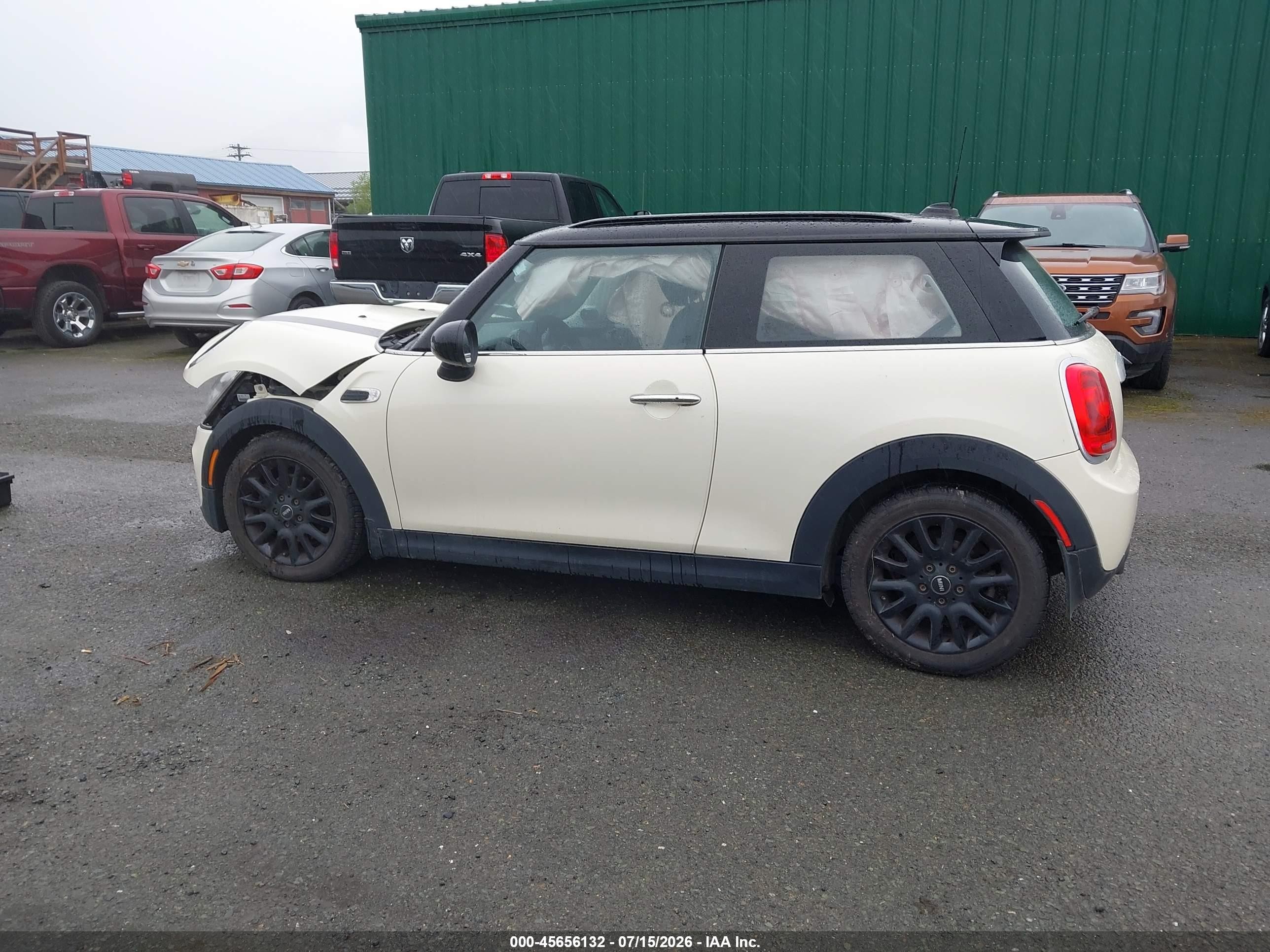 2015 Mini Hardtop Cooper Beige vin: WMWXM5C54FT974222