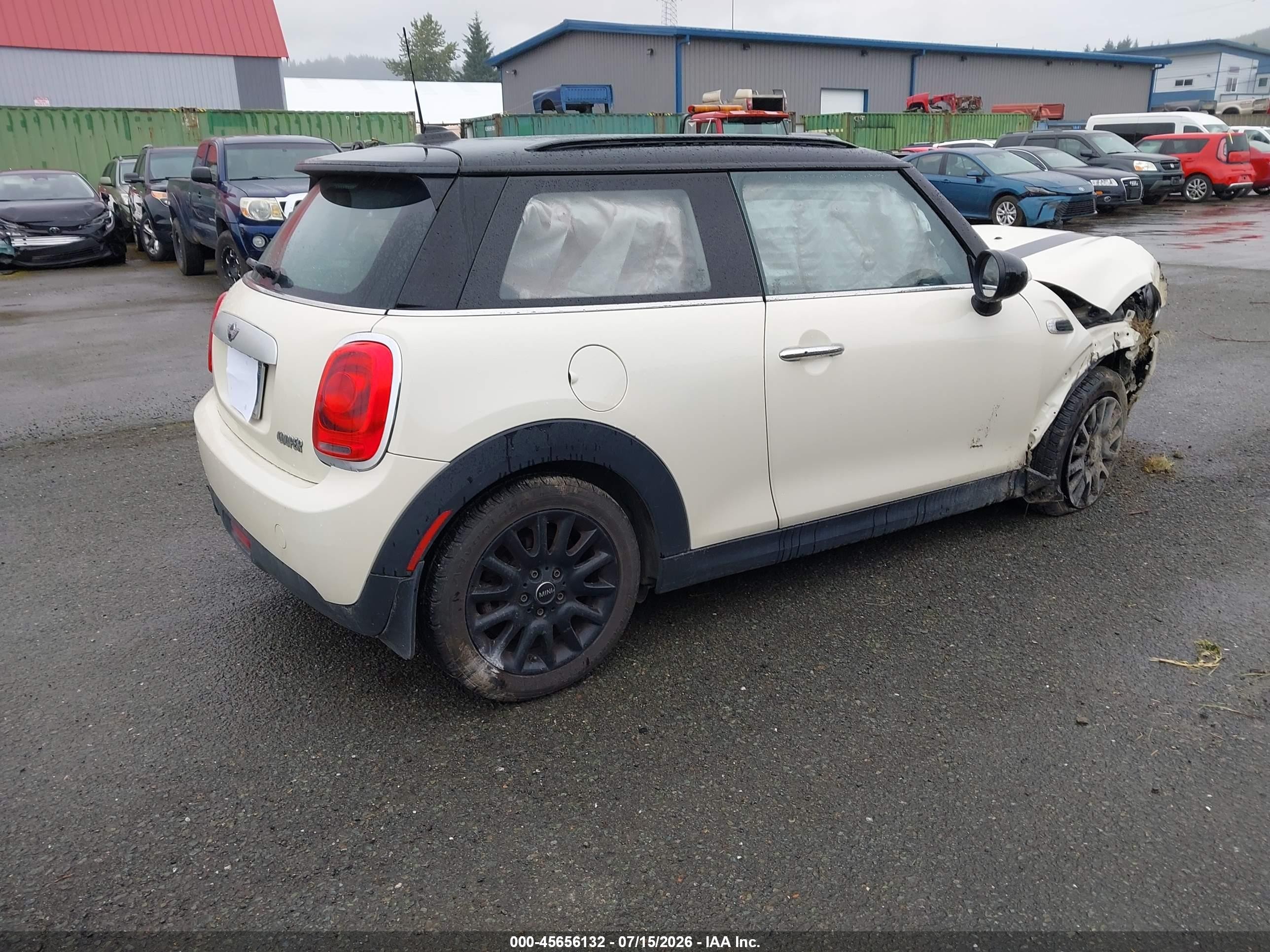 2015 Mini Hardtop Cooper Beige vin: WMWXM5C54FT974222