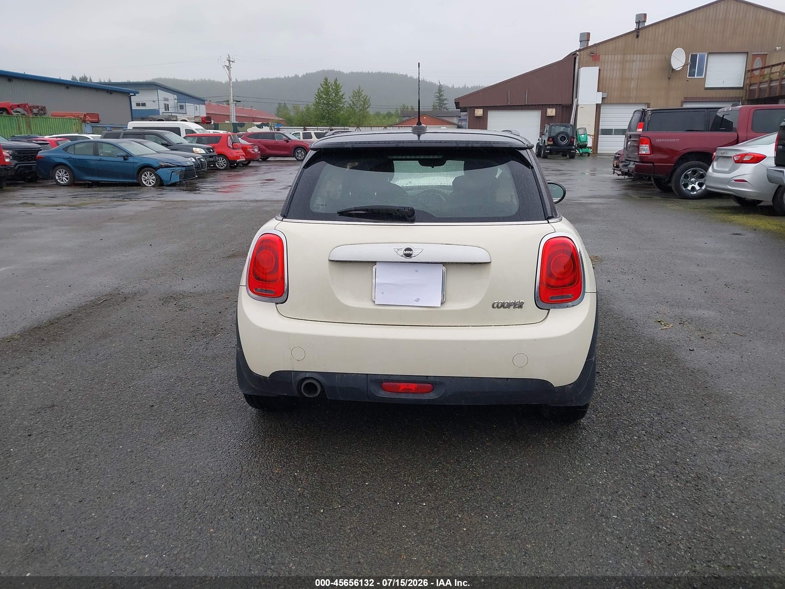 2015 Mini Hardtop Cooper Beige vin: WMWXM5C54FT974222