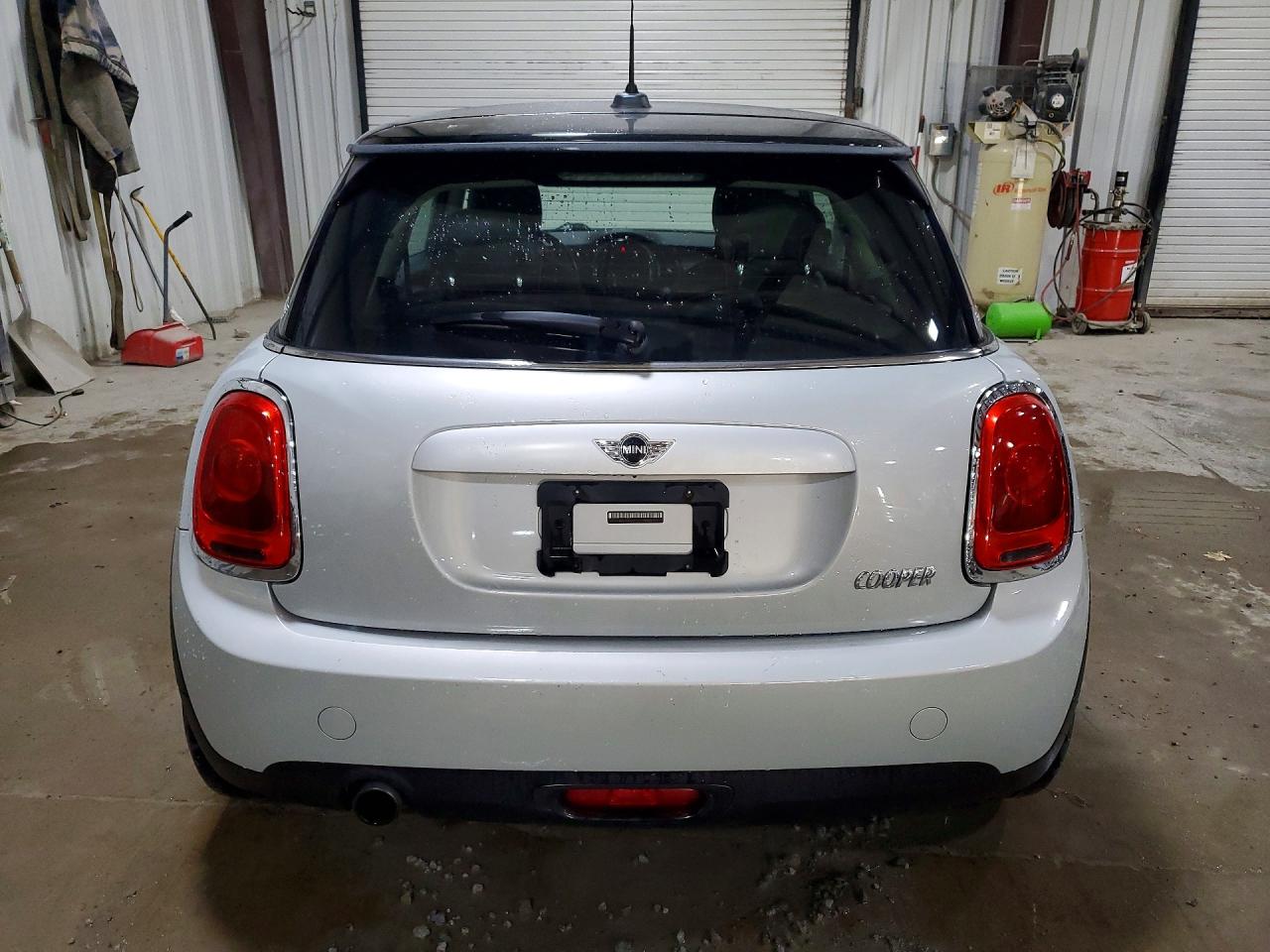 2014 Mini Cooper Silver vin: WMWXM5C55ET972932