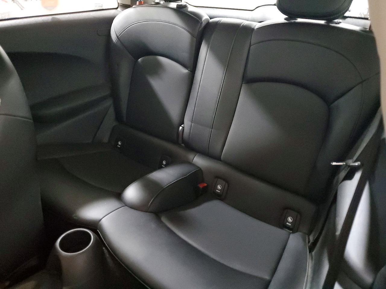 2014 Mini Cooper Silver vin: WMWXM5C55ET972932
