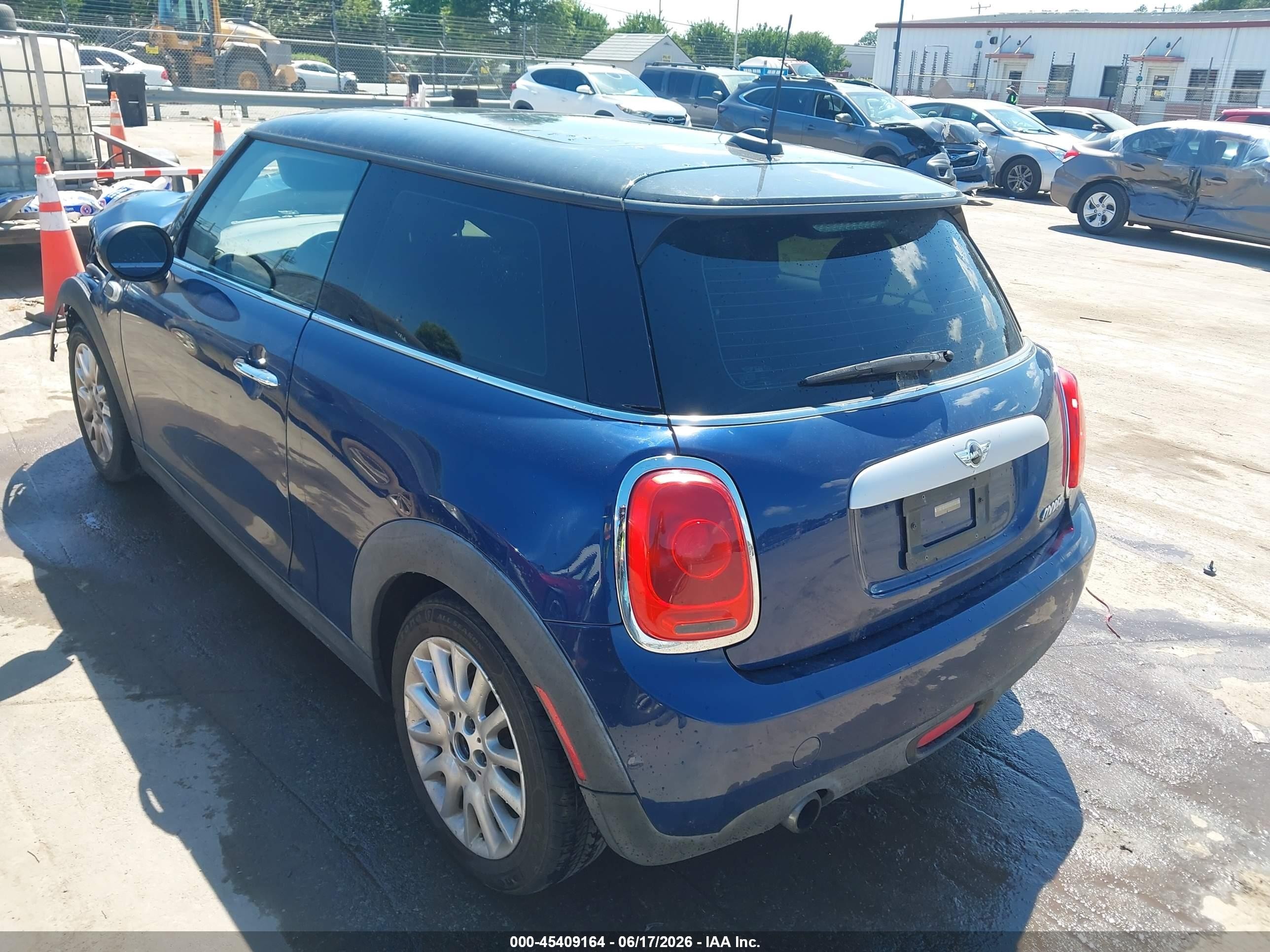 2015 Mini Hardtop Cooper Blue vin: WMWXM5C55FT939513