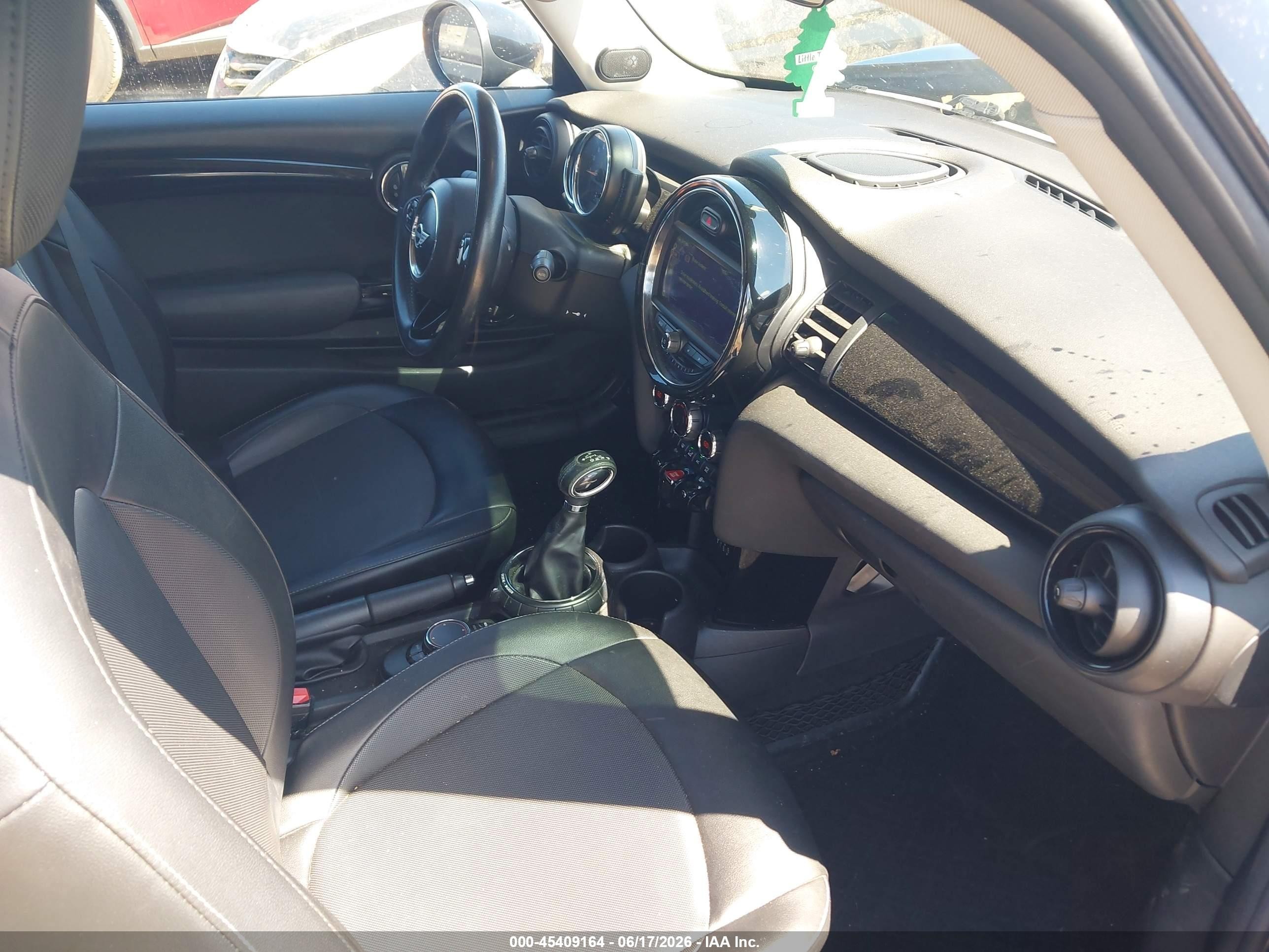 2015 Mini Hardtop Cooper Blue vin: WMWXM5C55FT939513