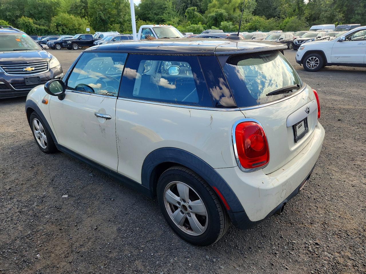 2015 Mini Cooper White vin: WMWXM5C55FT973788