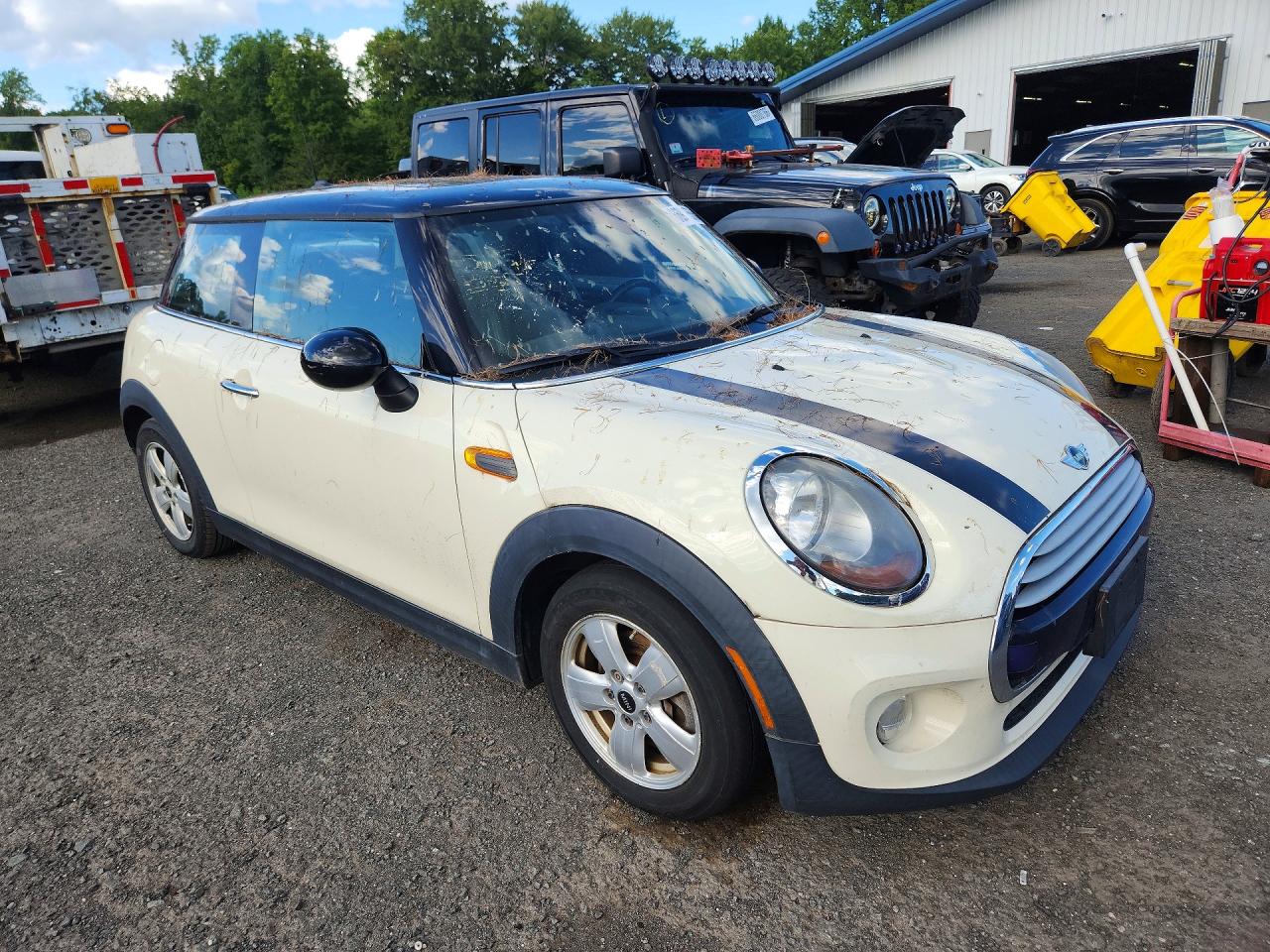 2015 Mini Cooper White vin: WMWXM5C55FT973788