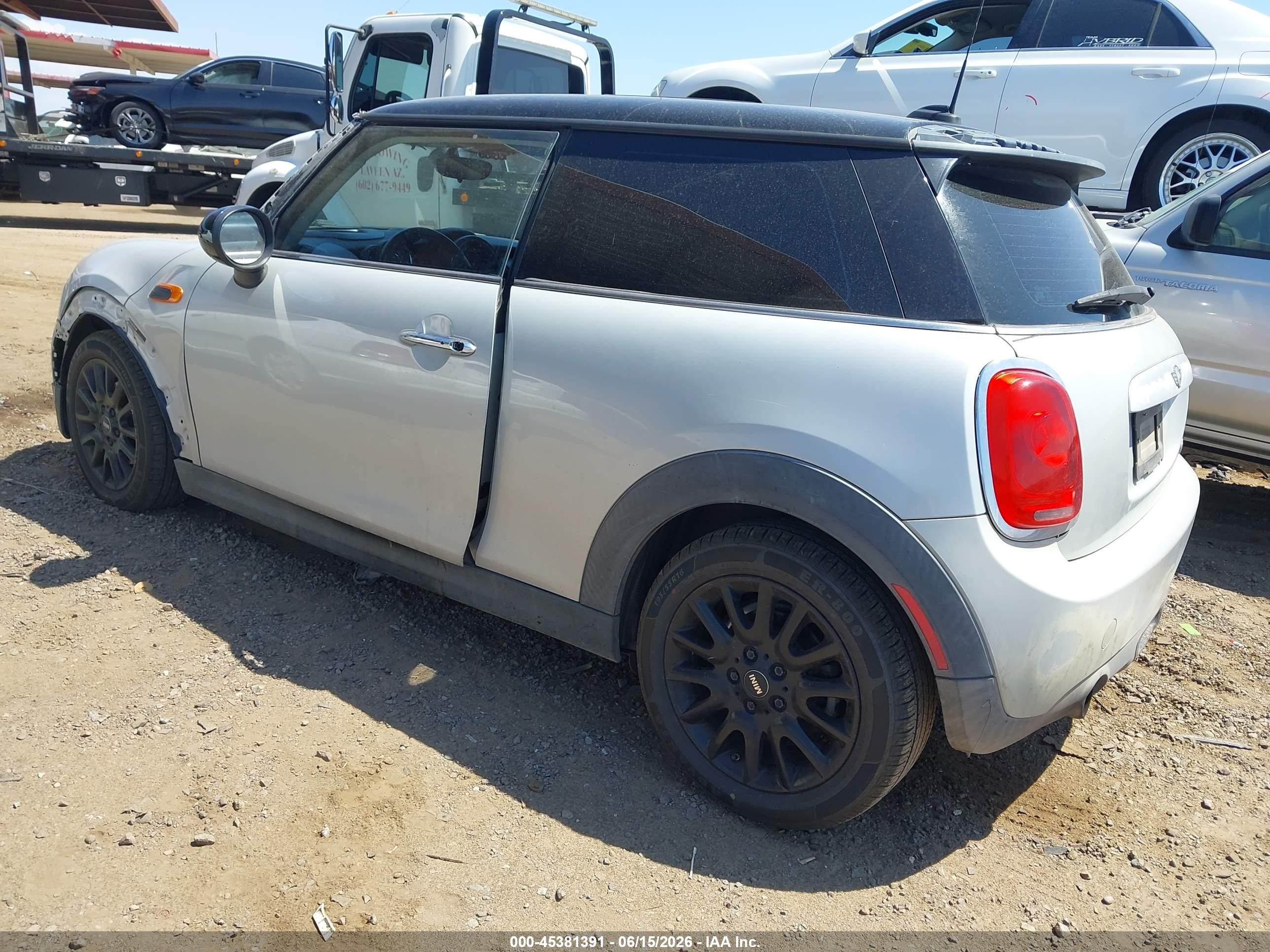 2014 Mini Hardtop Cooper Silver vin: WMWXM5C56ET730635