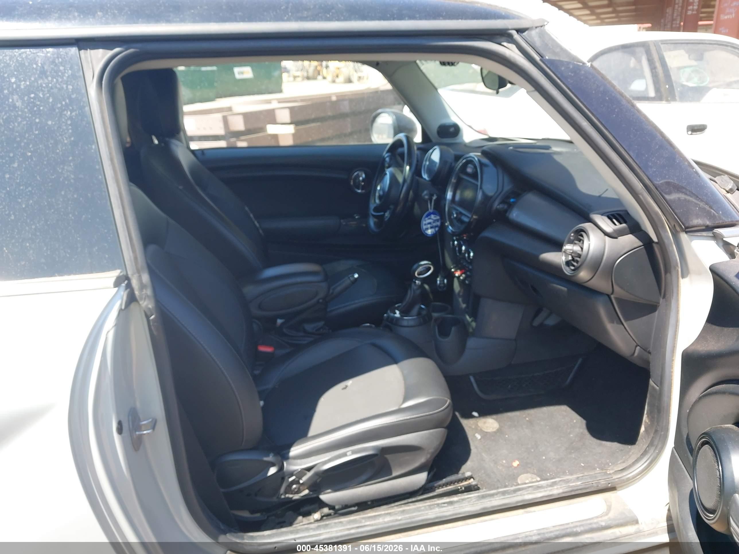 2014 Mini Hardtop Cooper Silver vin: WMWXM5C56ET730635