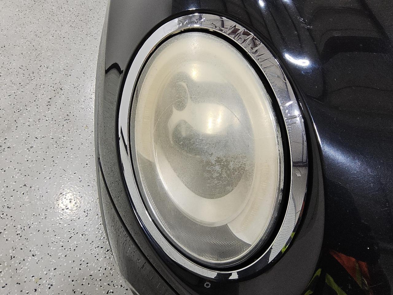 2015 Mini Cooper Black vin: WMWXM5C56F3A57074 Damage: Right Head Lamp, Faded, Repair Required