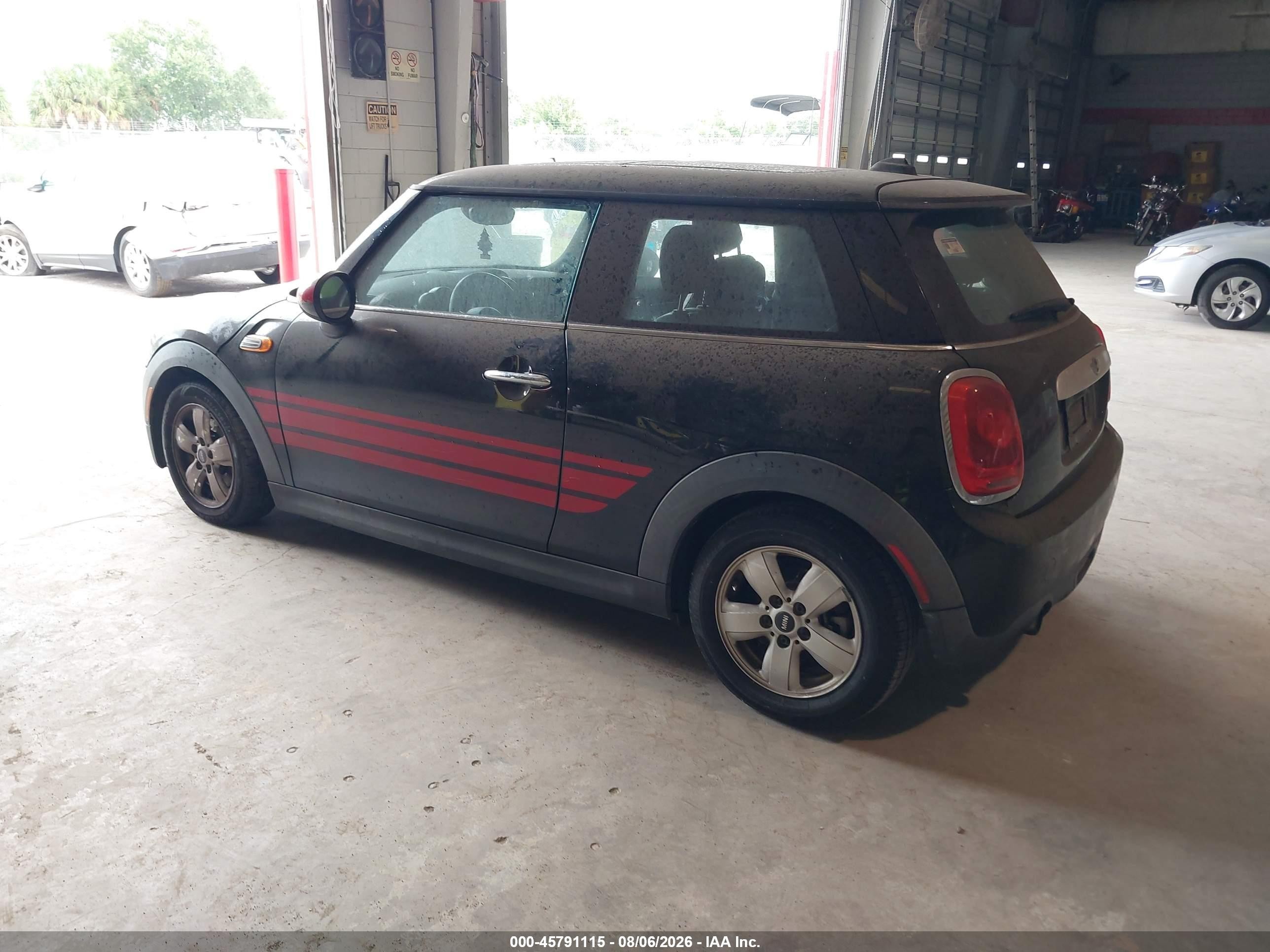 2015 Mini Hardtop Cooper Black vin: WMWXM5C56FT938368