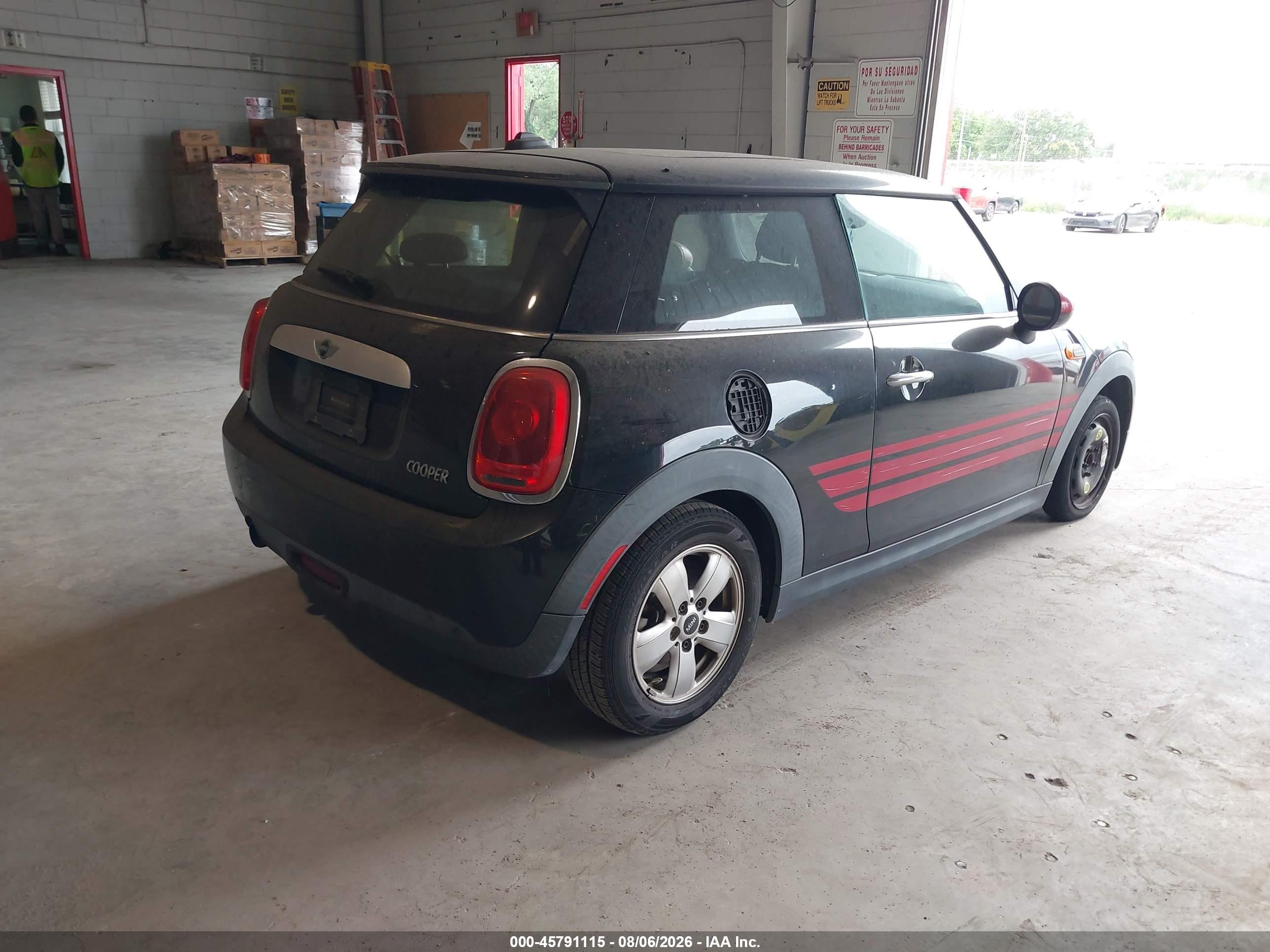 2015 Mini Hardtop Cooper Black vin: WMWXM5C56FT938368