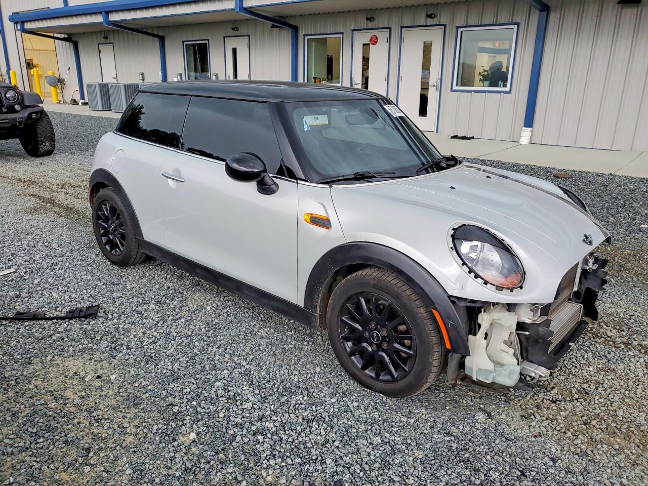 2015 Mini Cooper Silver vin: WMWXM5C56FT938399