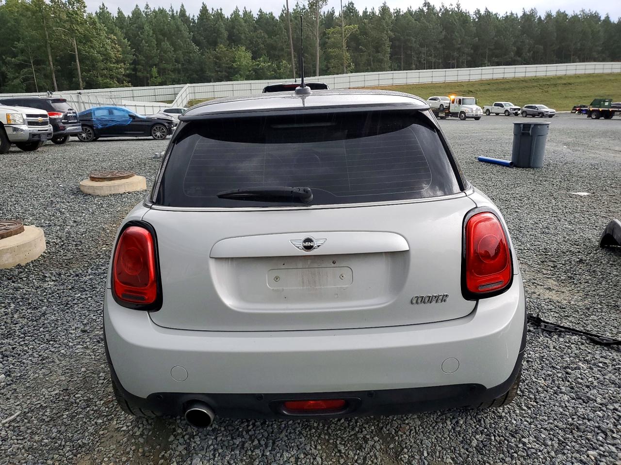 2015 Mini Cooper Silver vin: WMWXM5C56FT938399