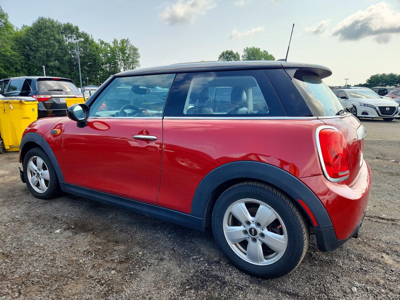 2015 Mini Cooper Red vin: WMWXM5C56FT974108