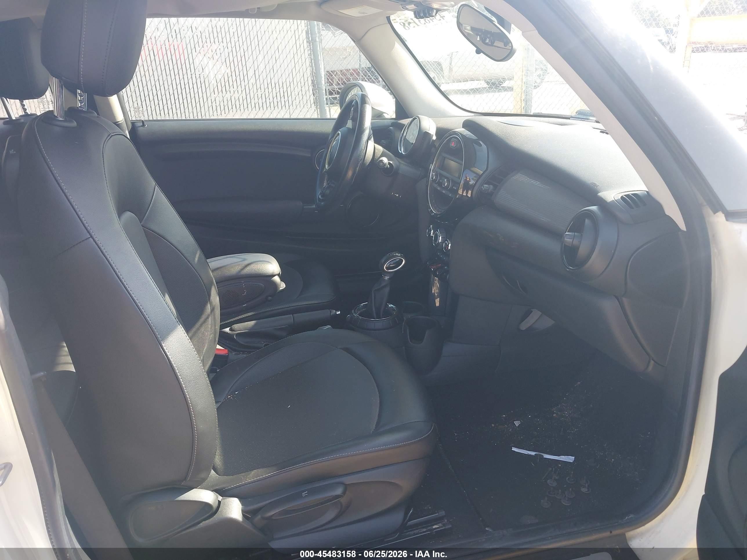 2014 Mini Hardtop Cooper Белый vin: WMWXM5C57ET932741