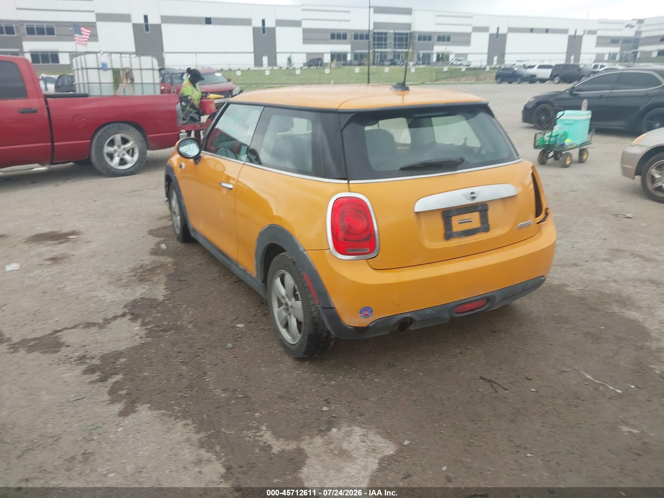 2014 Mini Hardtop Cooper Orange vin: WMWXM5C57ET935137