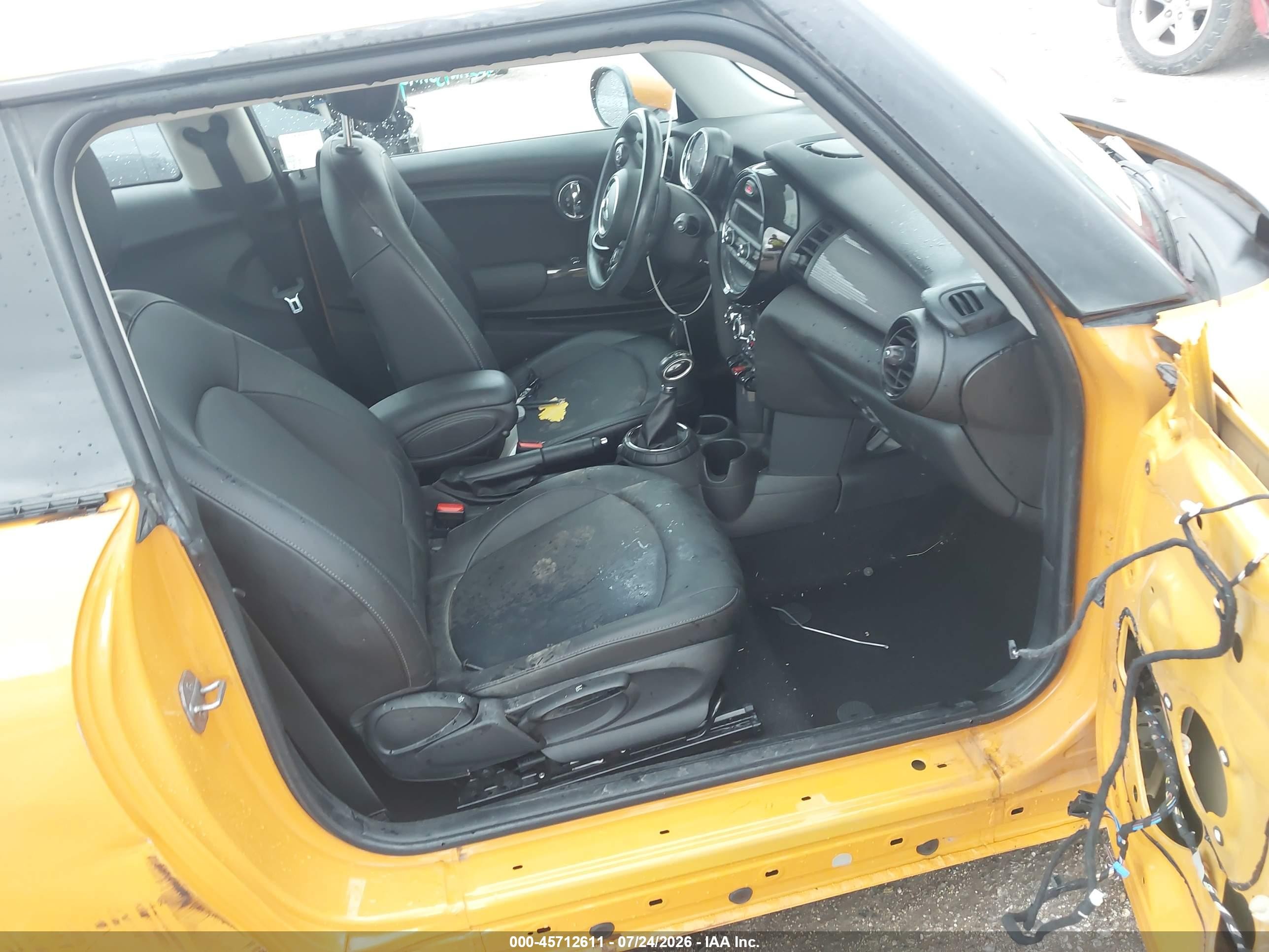2014 Mini Hardtop Cooper Orange vin: WMWXM5C57ET935137