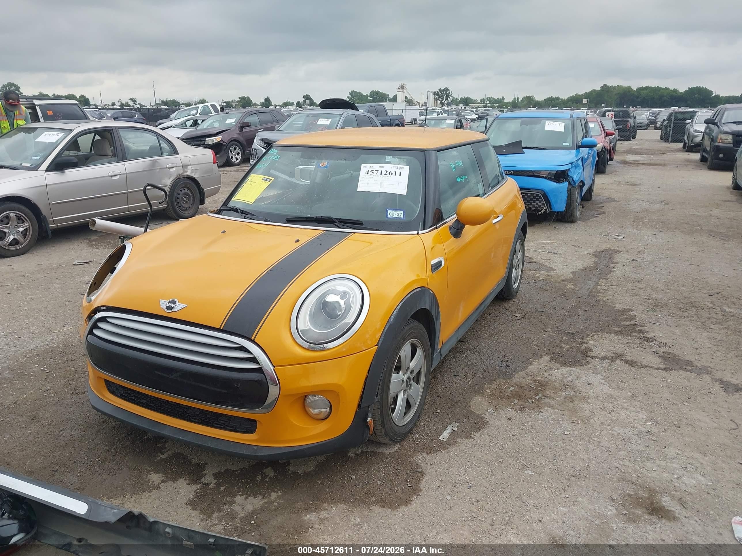 2014 Mini Hardtop Cooper Orange vin: WMWXM5C57ET935137