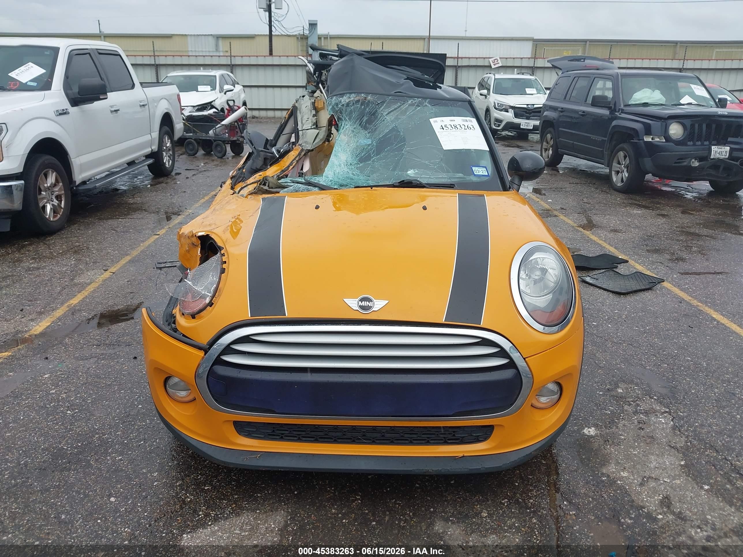 2014 Mini Hardtop Cooper Orange vin: WMWXM5C57ET935364