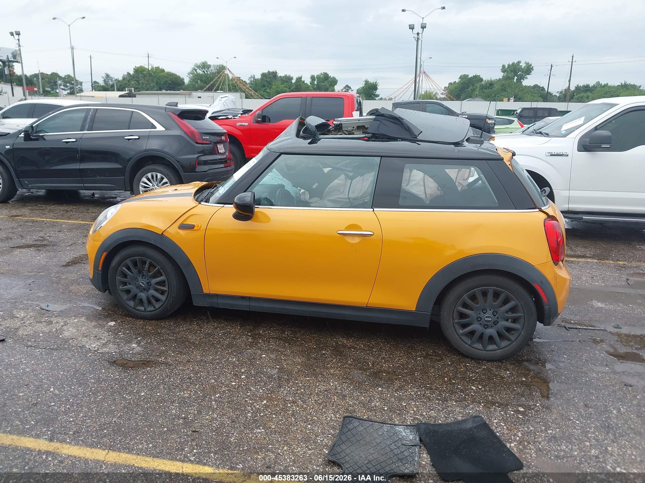 2014 Mini Hardtop Cooper Orange vin: WMWXM5C57ET935364