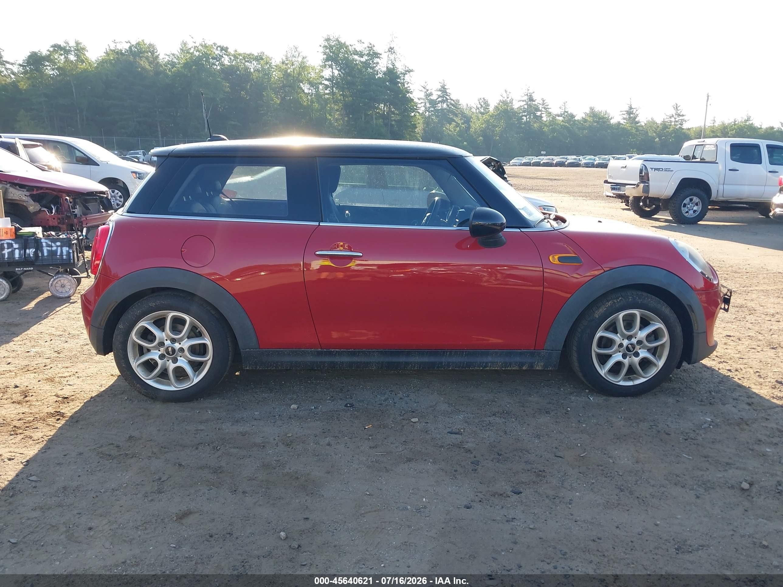 2014 Mini Hardtop Cooper Красный vin: WMWXM5C57ET936739