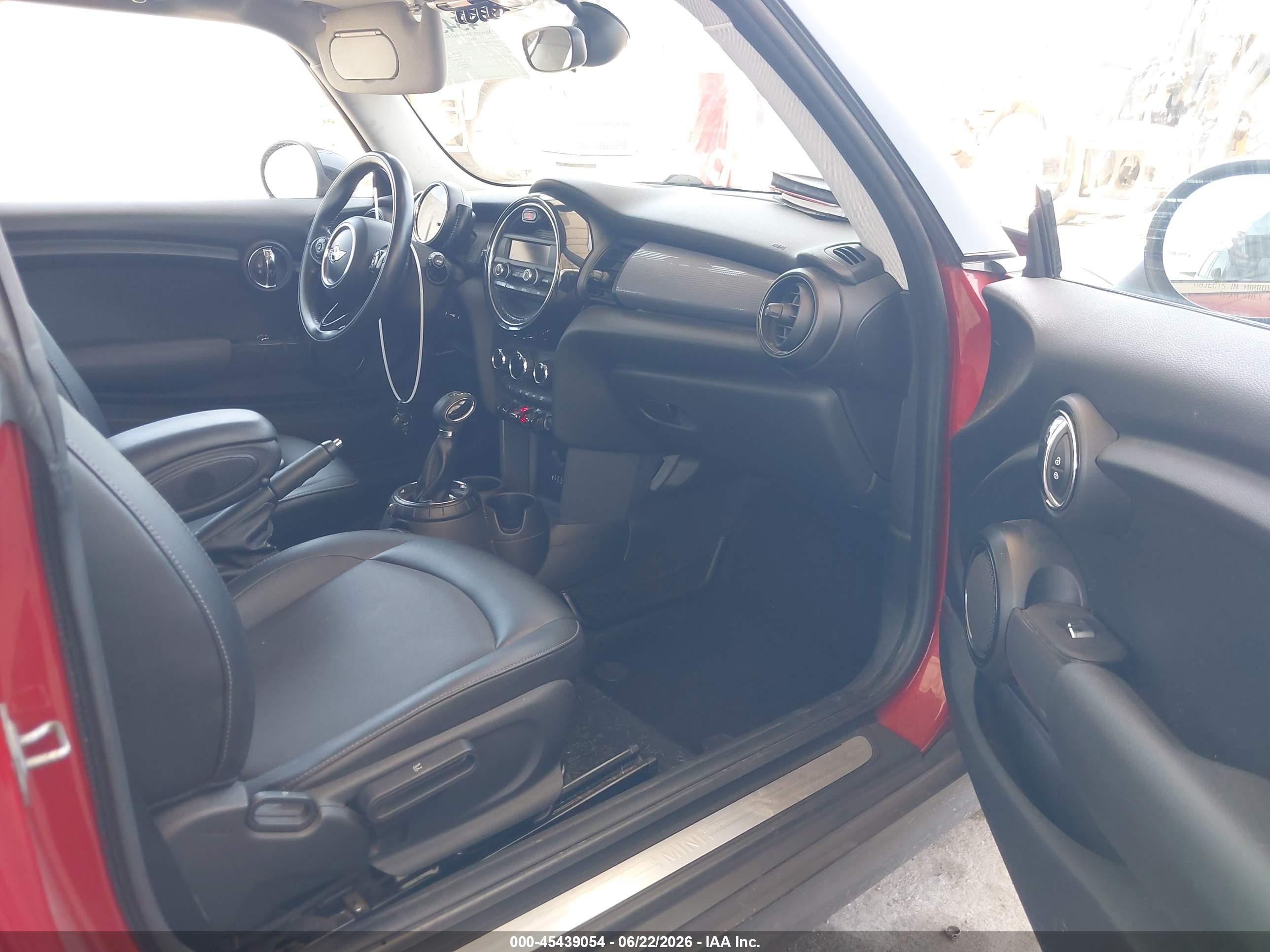2015 Mini Hardtop Cooper Red vin: WMWXM5C57FT941375