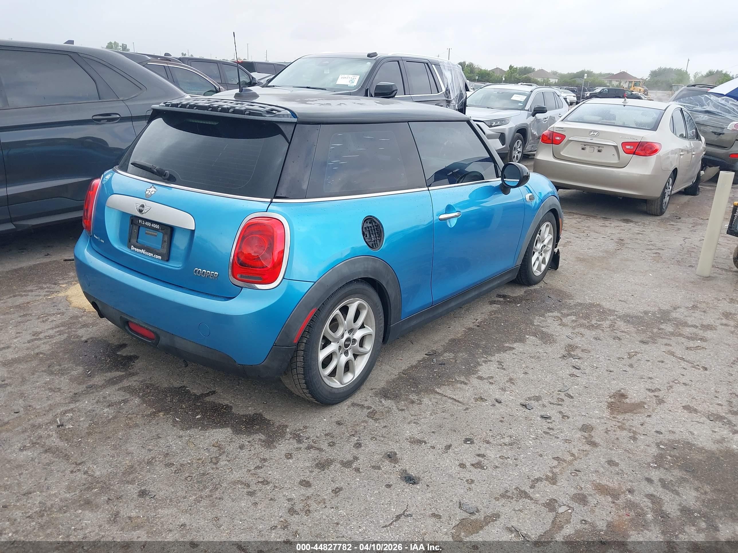 2015 Mini Hardtop Cooper Blue vin: WMWXM5C57FT973985