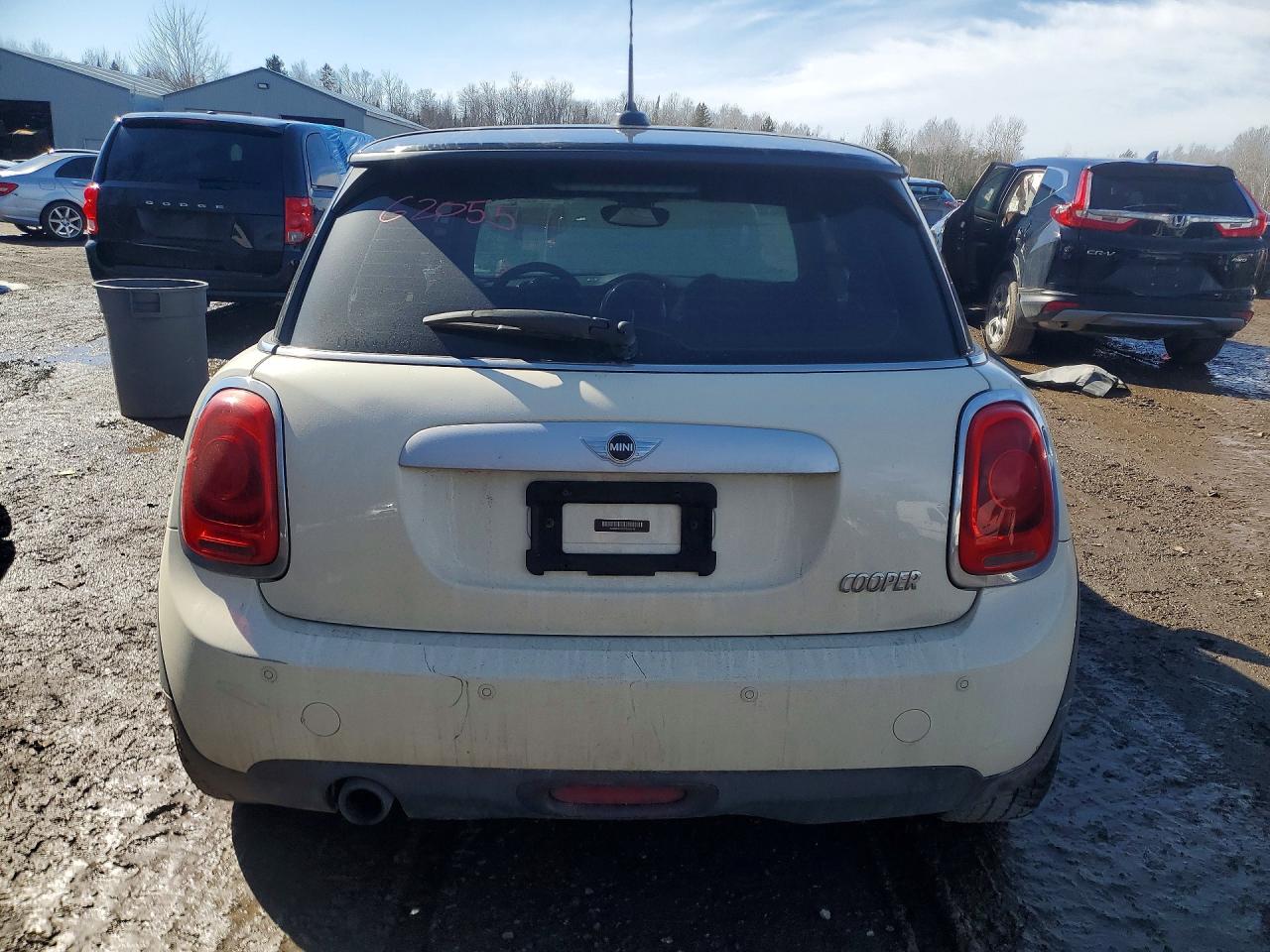 2015 Mini Cooper Белый vin: WMWXM5C58F3A58078