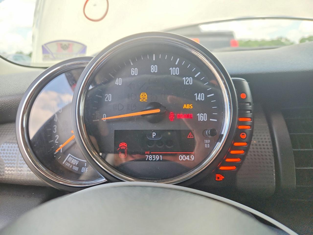 2015 Mini Cooper Cream vin: WMWXM5C58FT937691