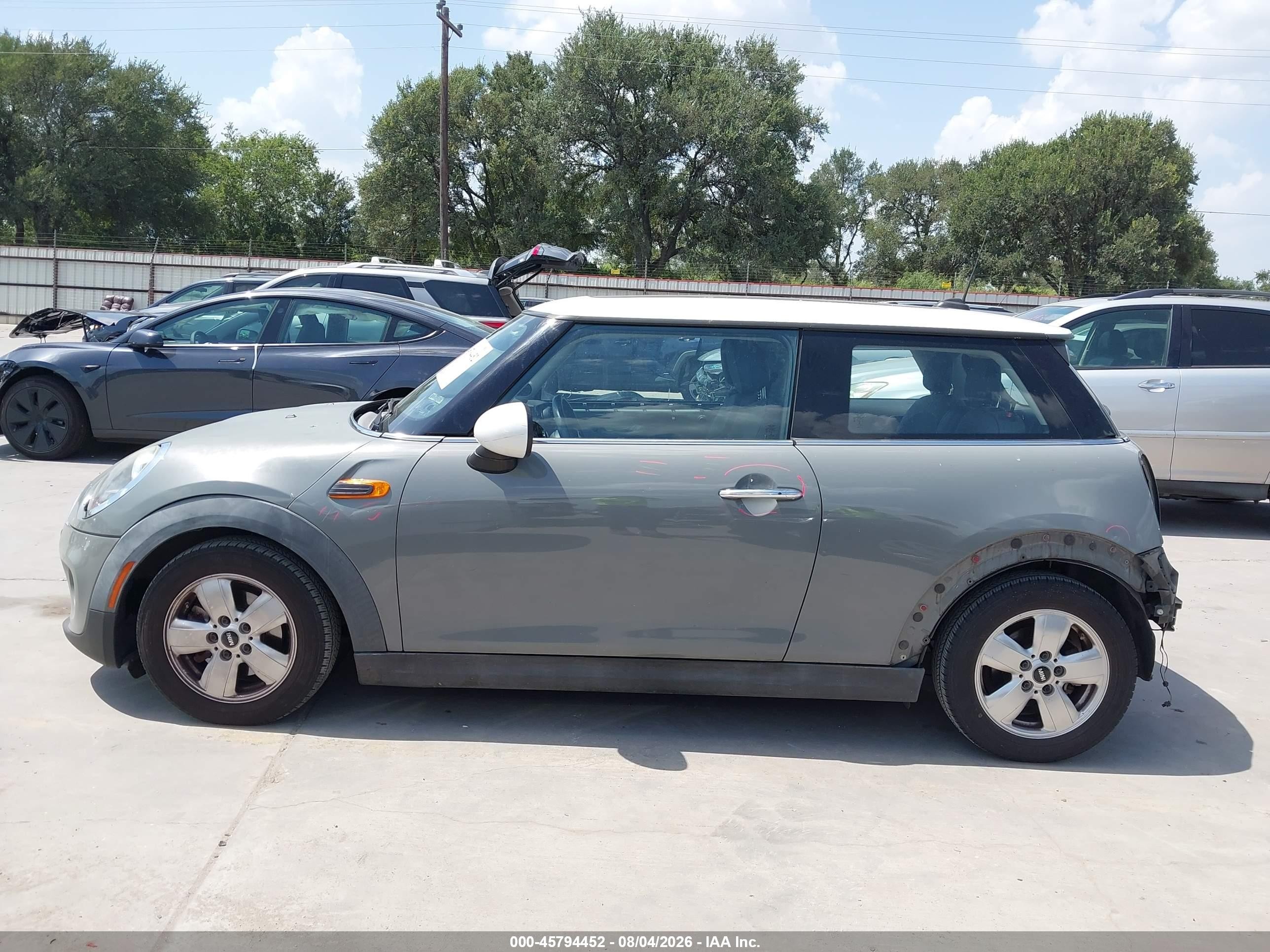 2015 Mini Hardtop Cooper Gray vin: WMWXM5C58FT937710