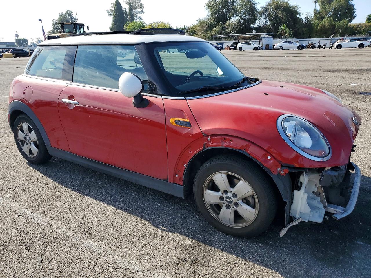 2015 Mini Cooper Red vin: WMWXM5C58FT942745