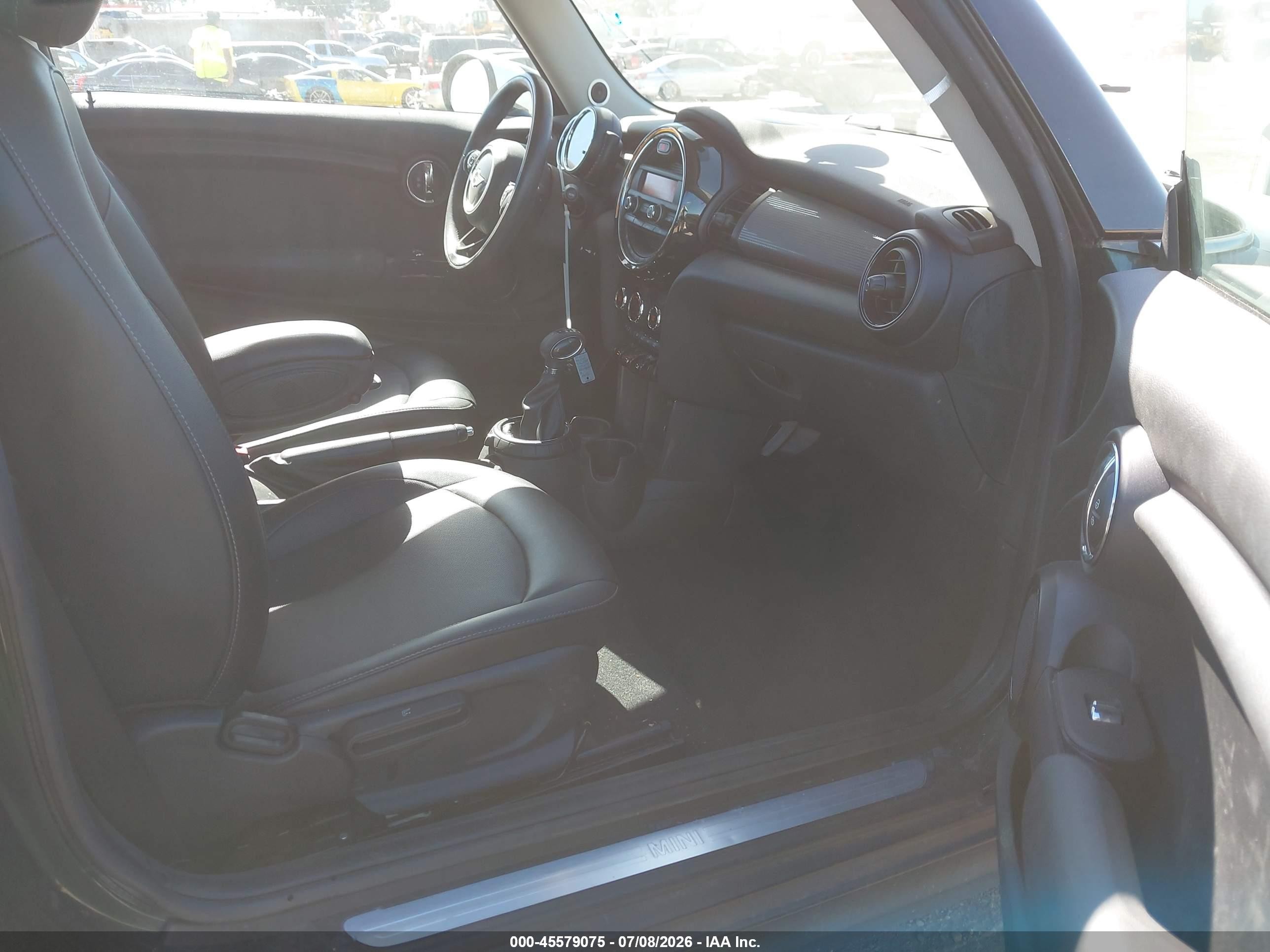2015 Mini Hardtop Cooper Green vin: WMWXM5C59FT942138