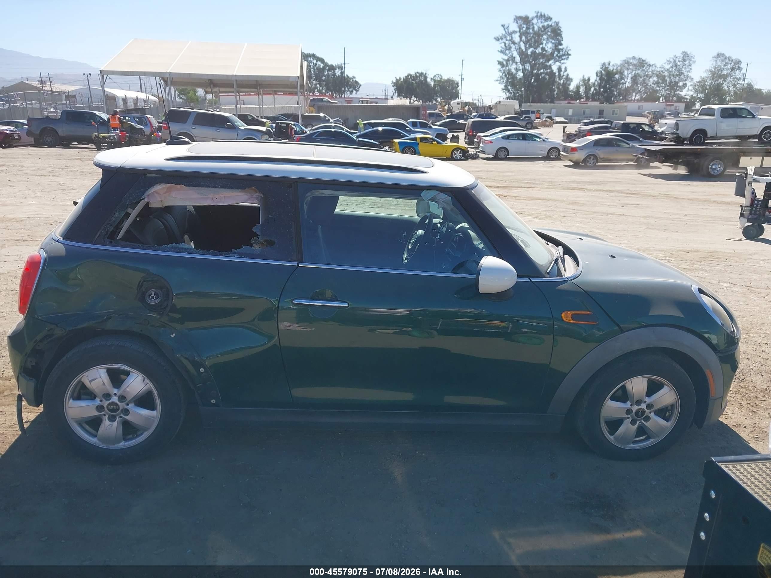2015 Mini Hardtop Cooper Green vin: WMWXM5C59FT942138