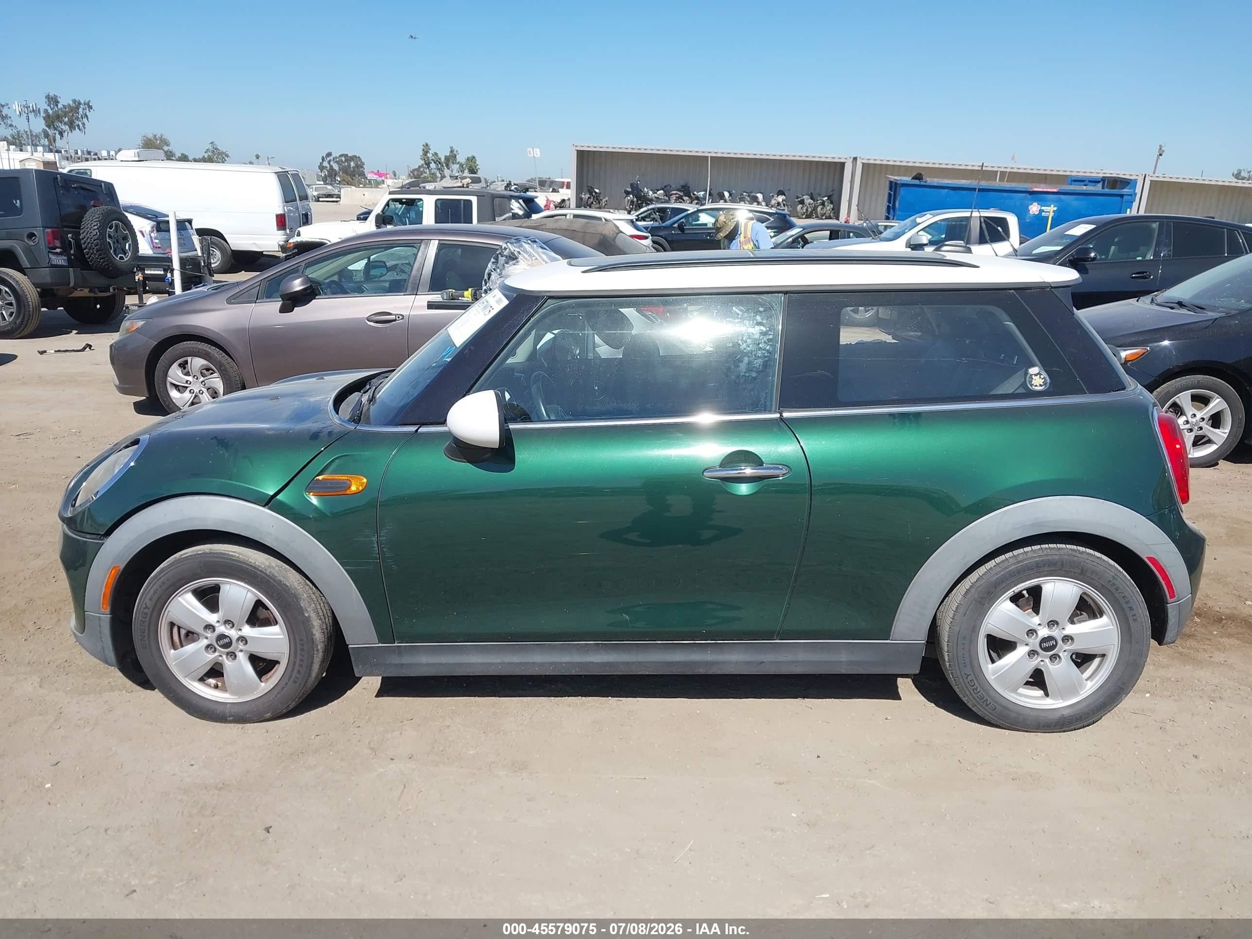 2015 Mini Hardtop Cooper Green vin: WMWXM5C59FT942138