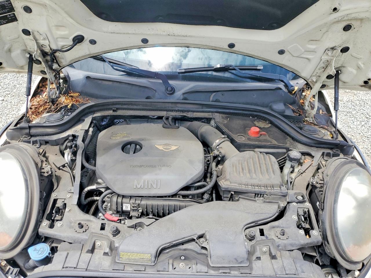 2014 Mini Cooper Cream vin: WMWXM5C5XET932409