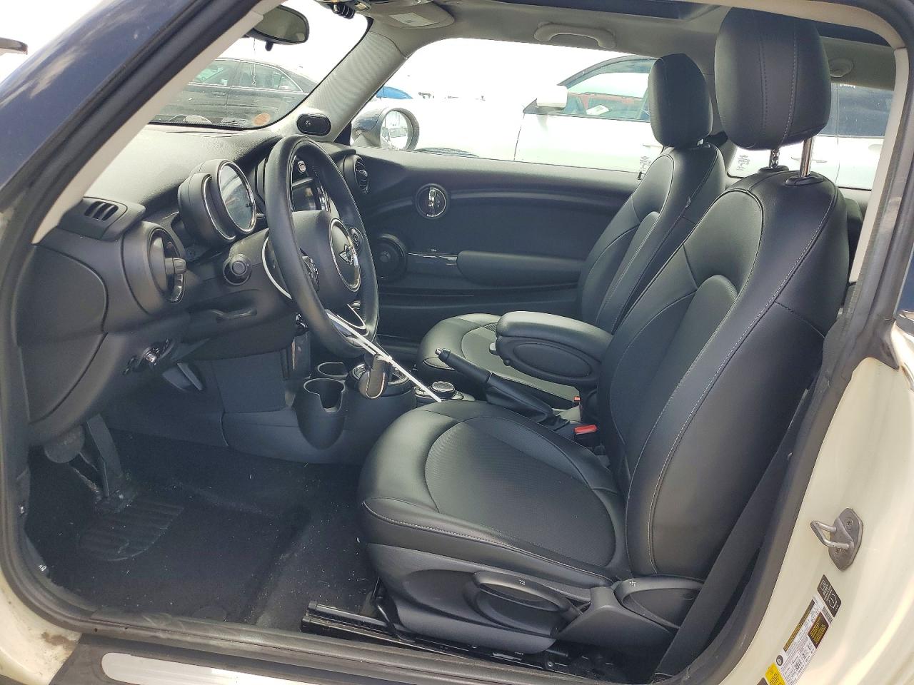 2014 Mini Cooper Cream vin: WMWXM5C5XET932409